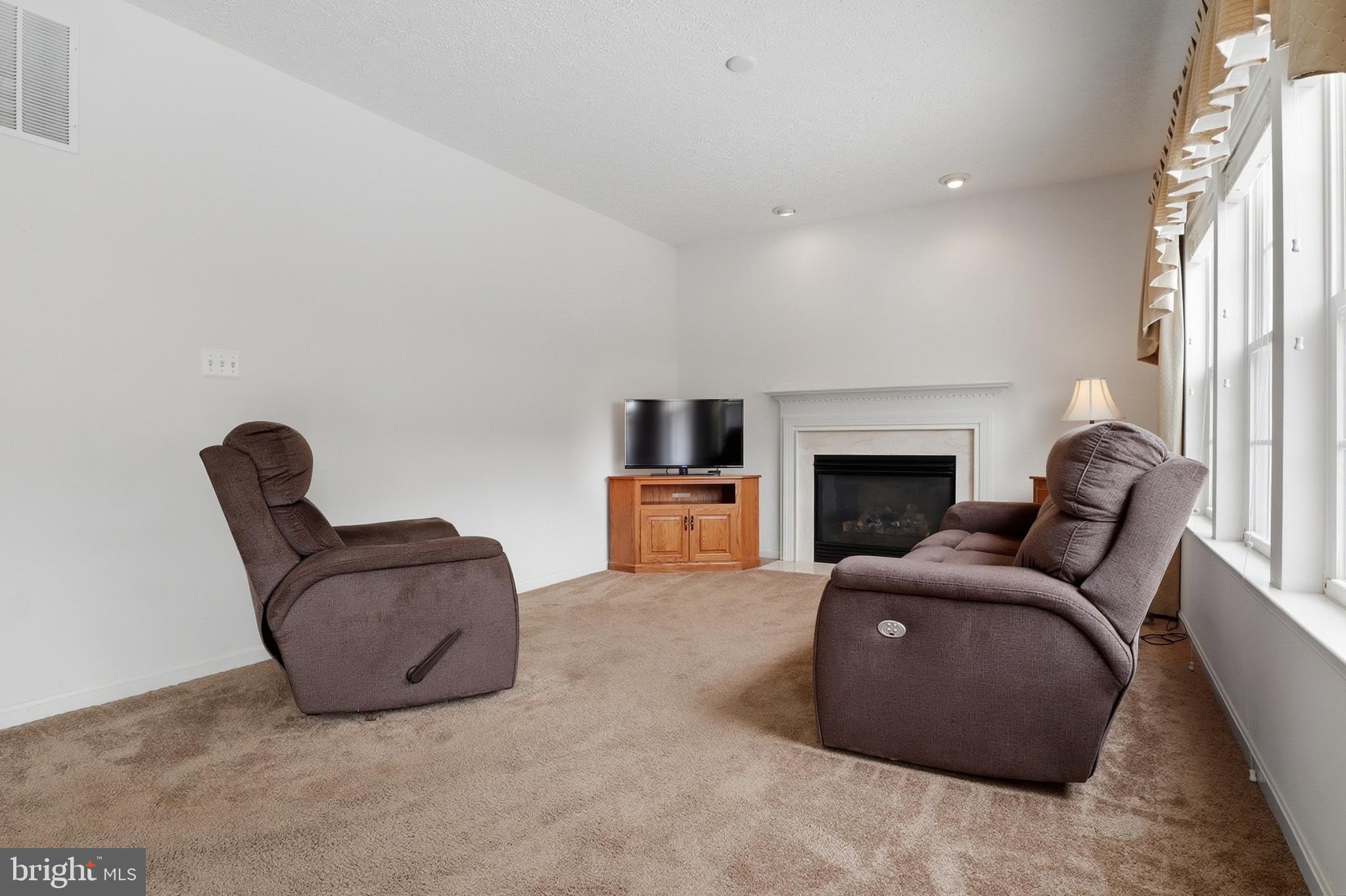 KENDALE HEIGHTS - Residential