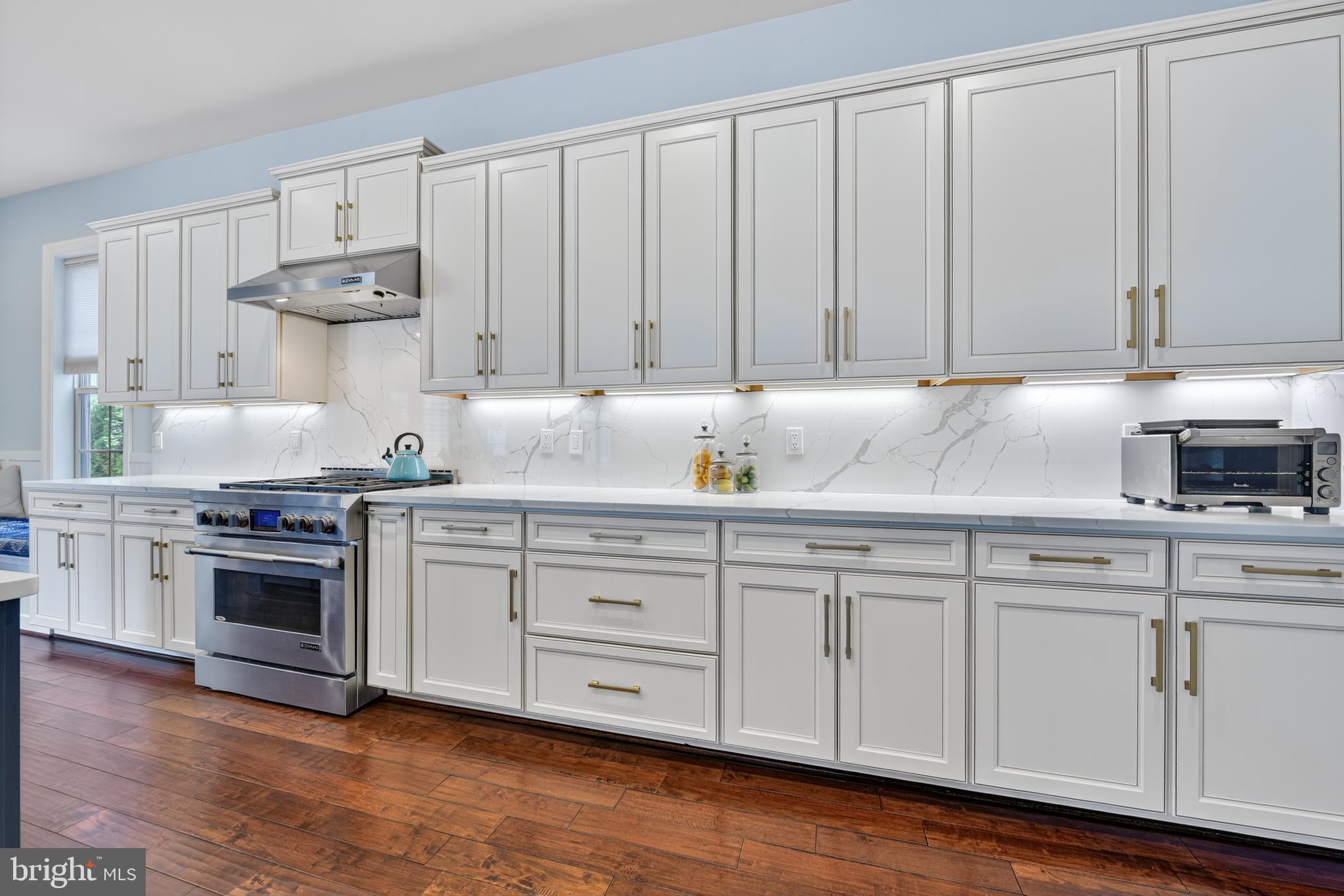 ONE LOUDOUN - Residential