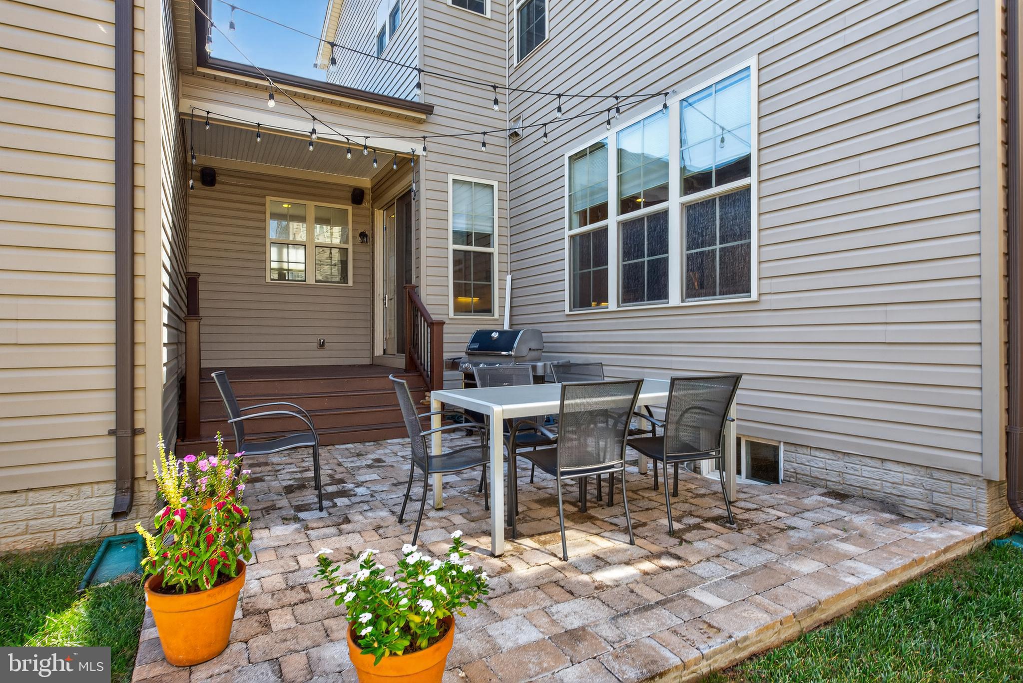 ONE LOUDOUN - Residential