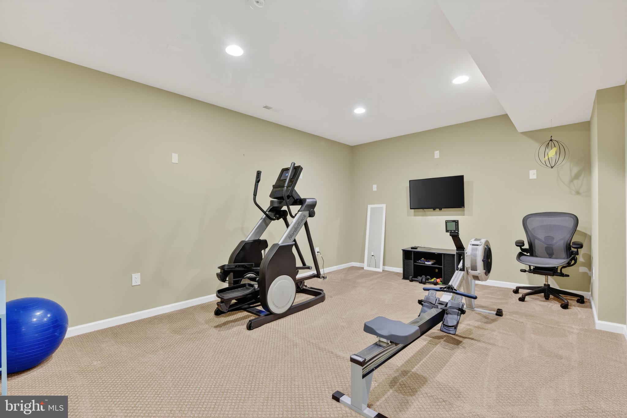 ONE LOUDOUN - Residential