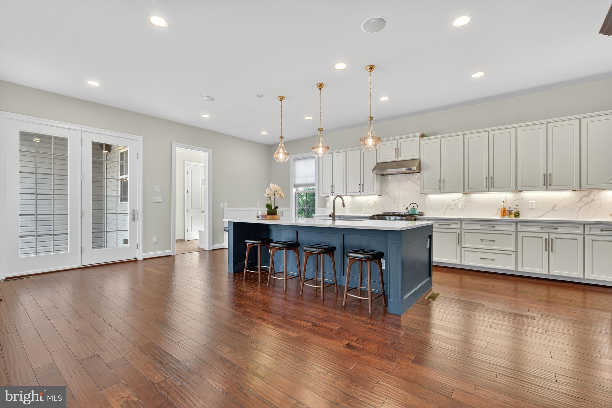 ONE LOUDOUN - Residential