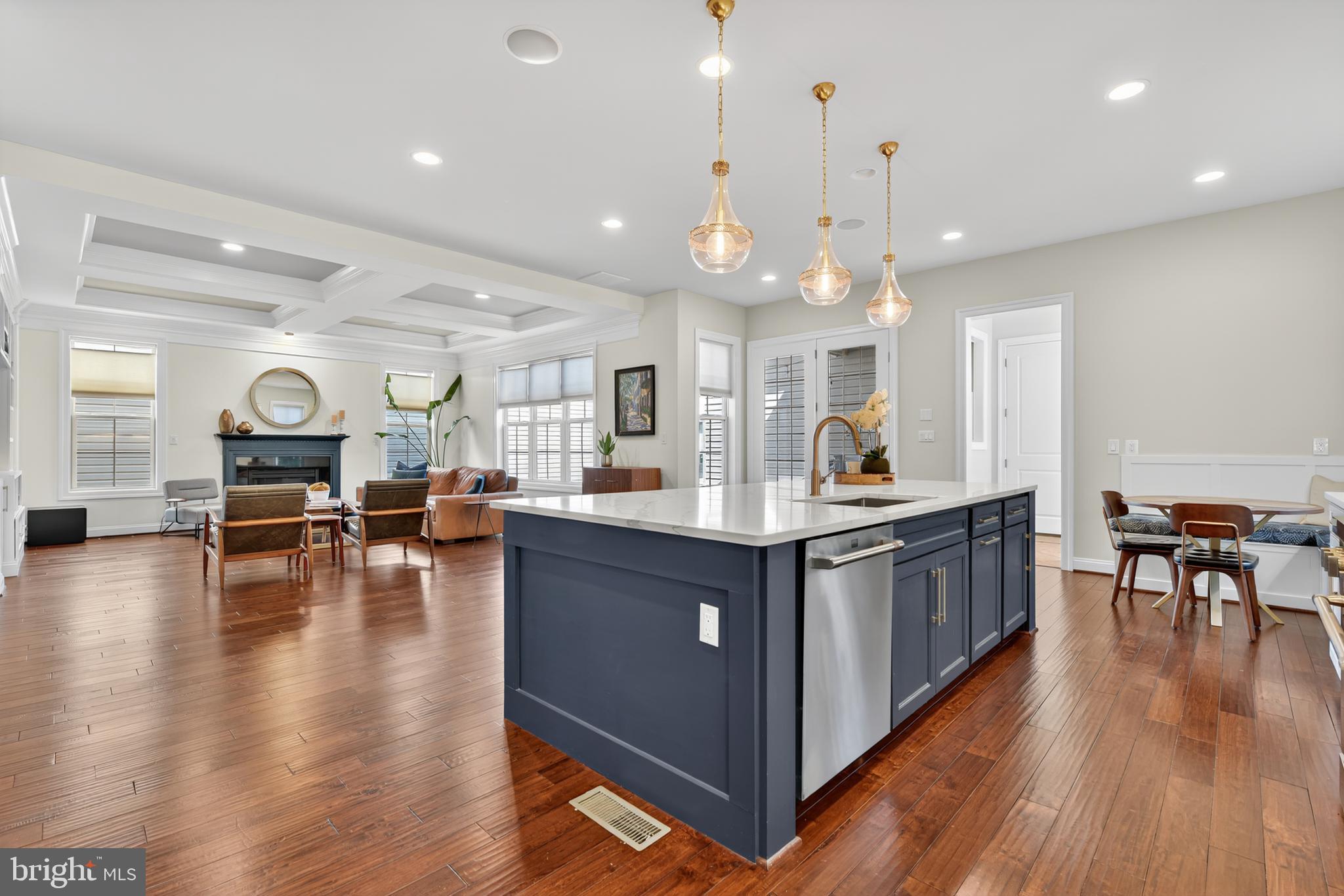 ONE LOUDOUN - Residential