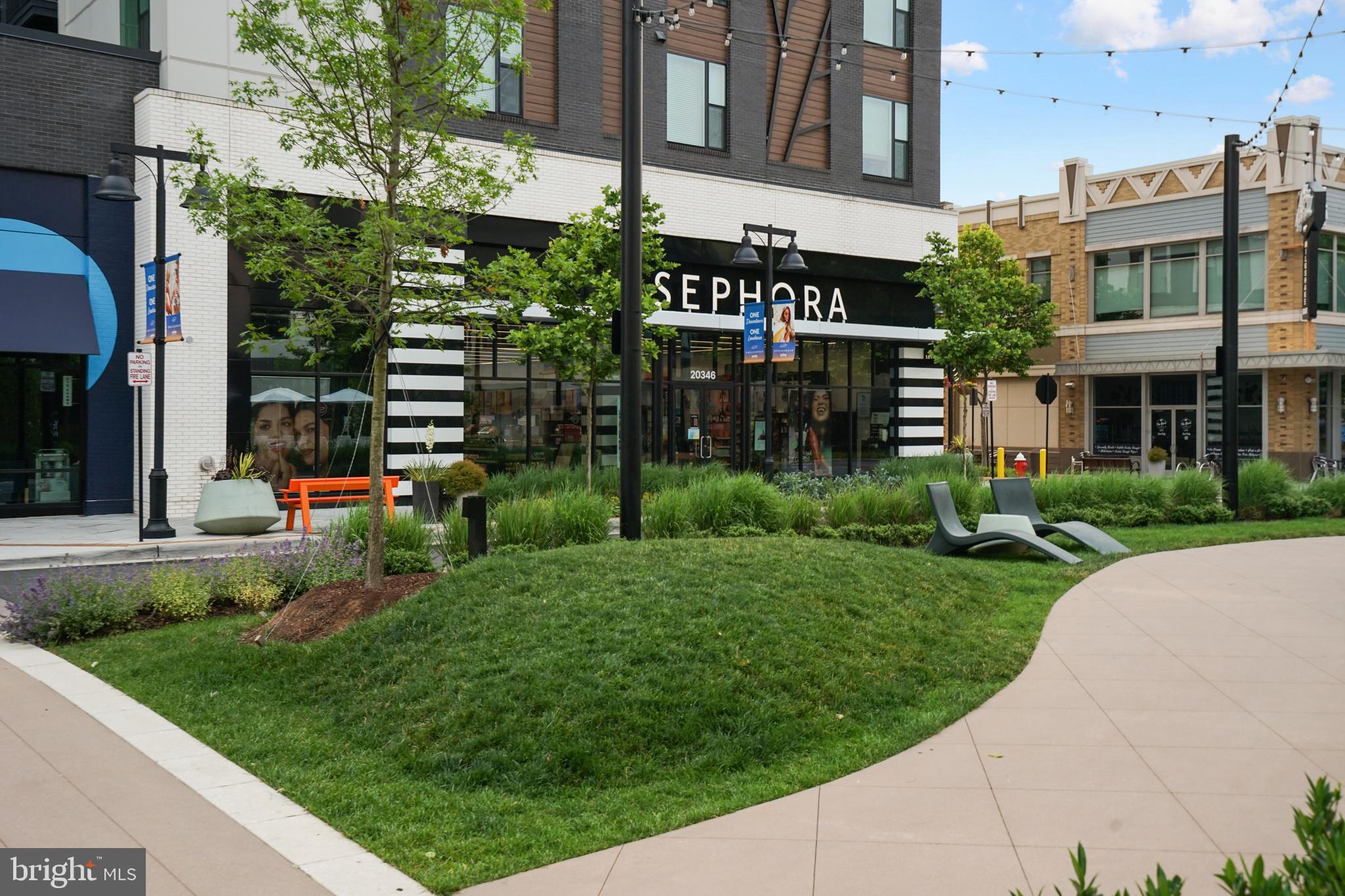 ONE LOUDOUN - Residential