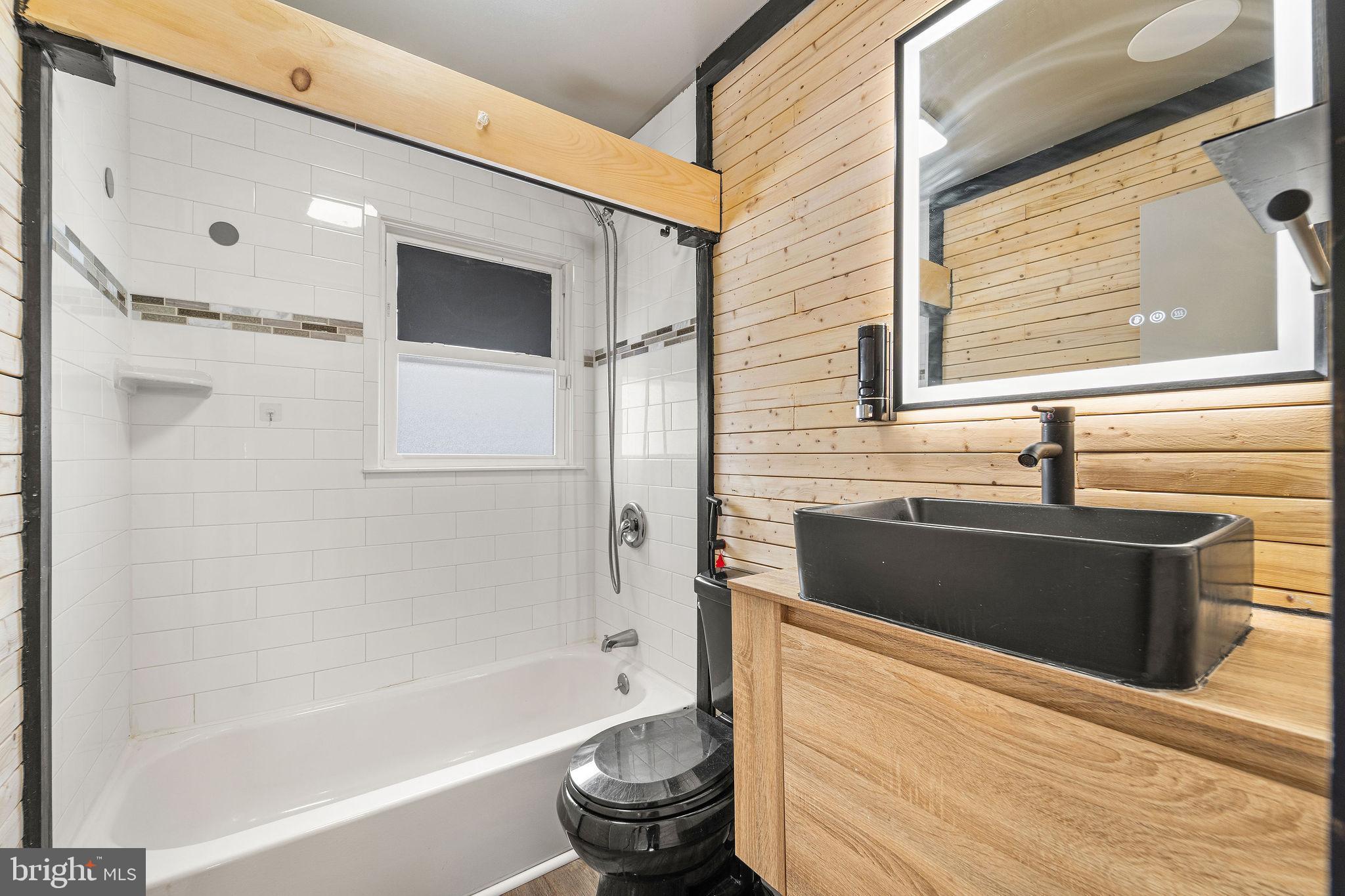 STRATFORD - Residential