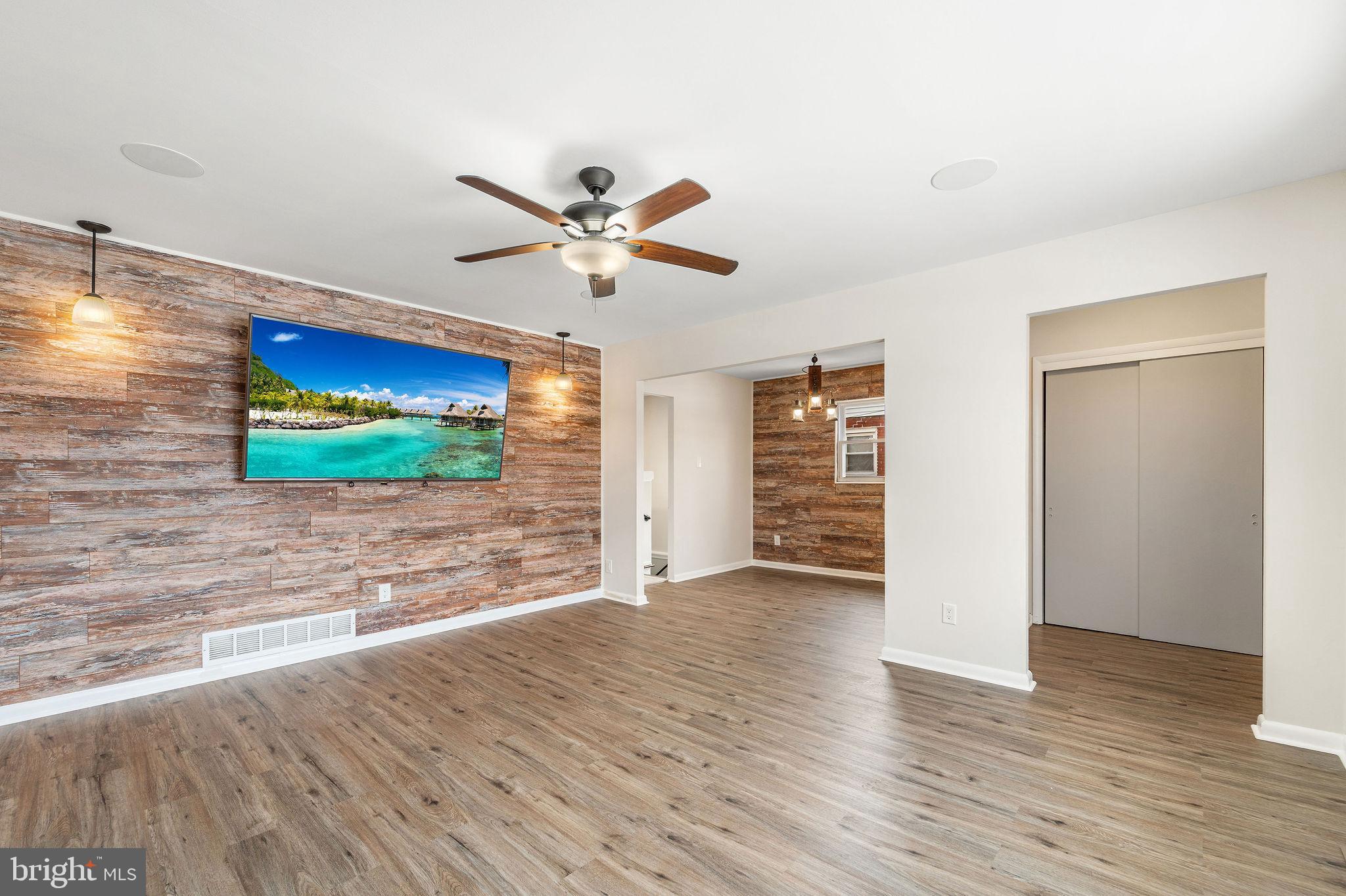 STRATFORD - Residential