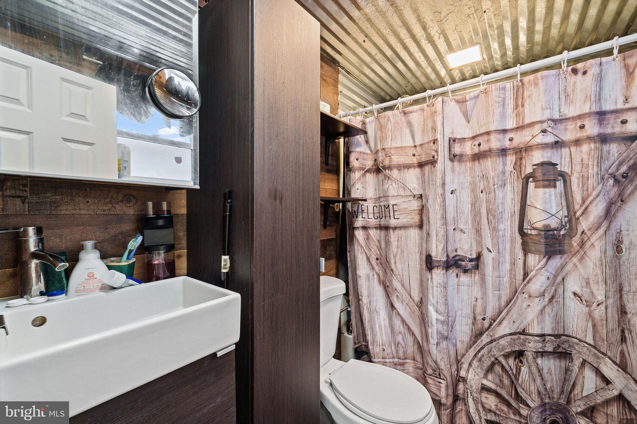 STRATFORD - Residential