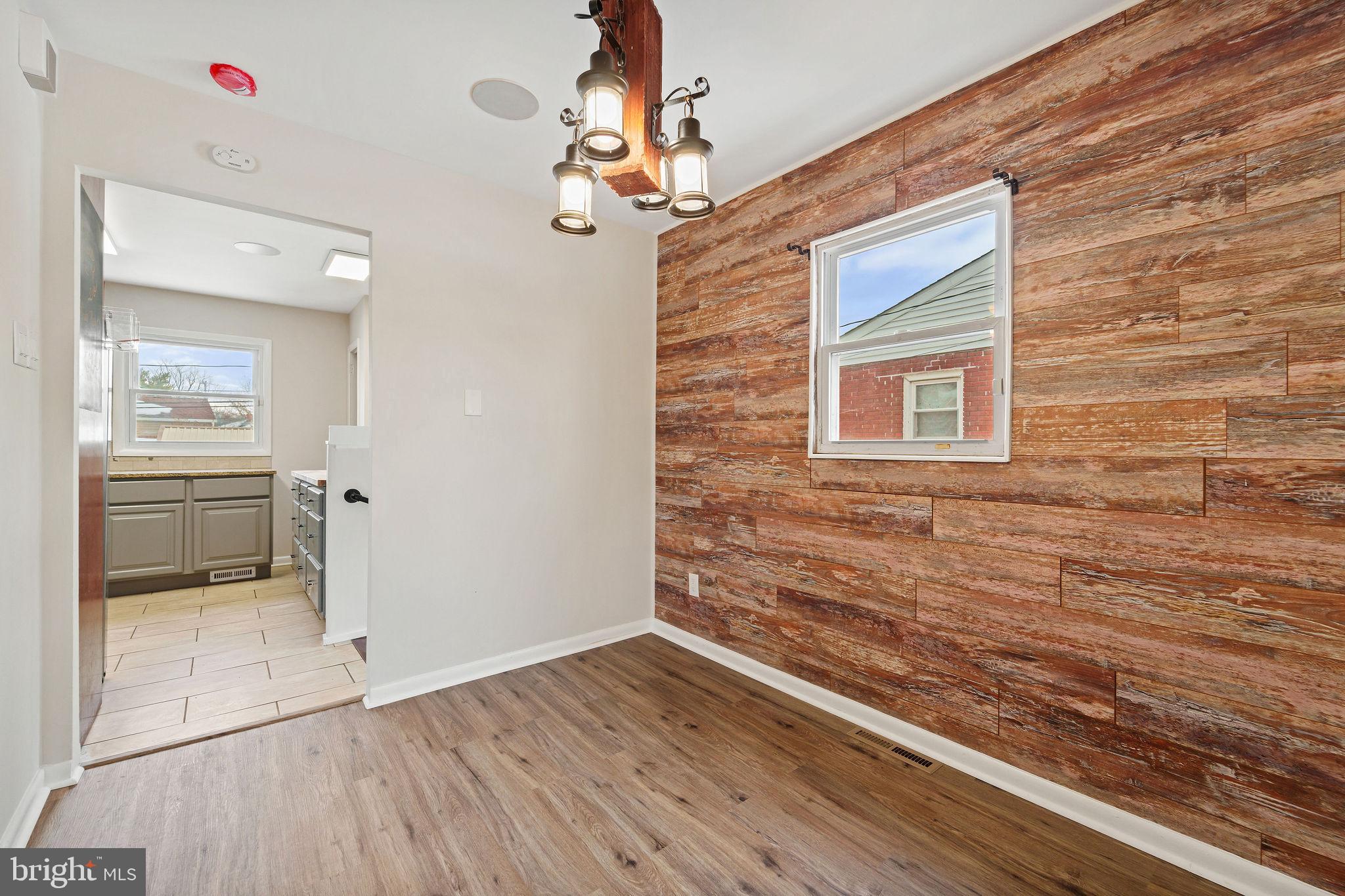 STRATFORD - Residential