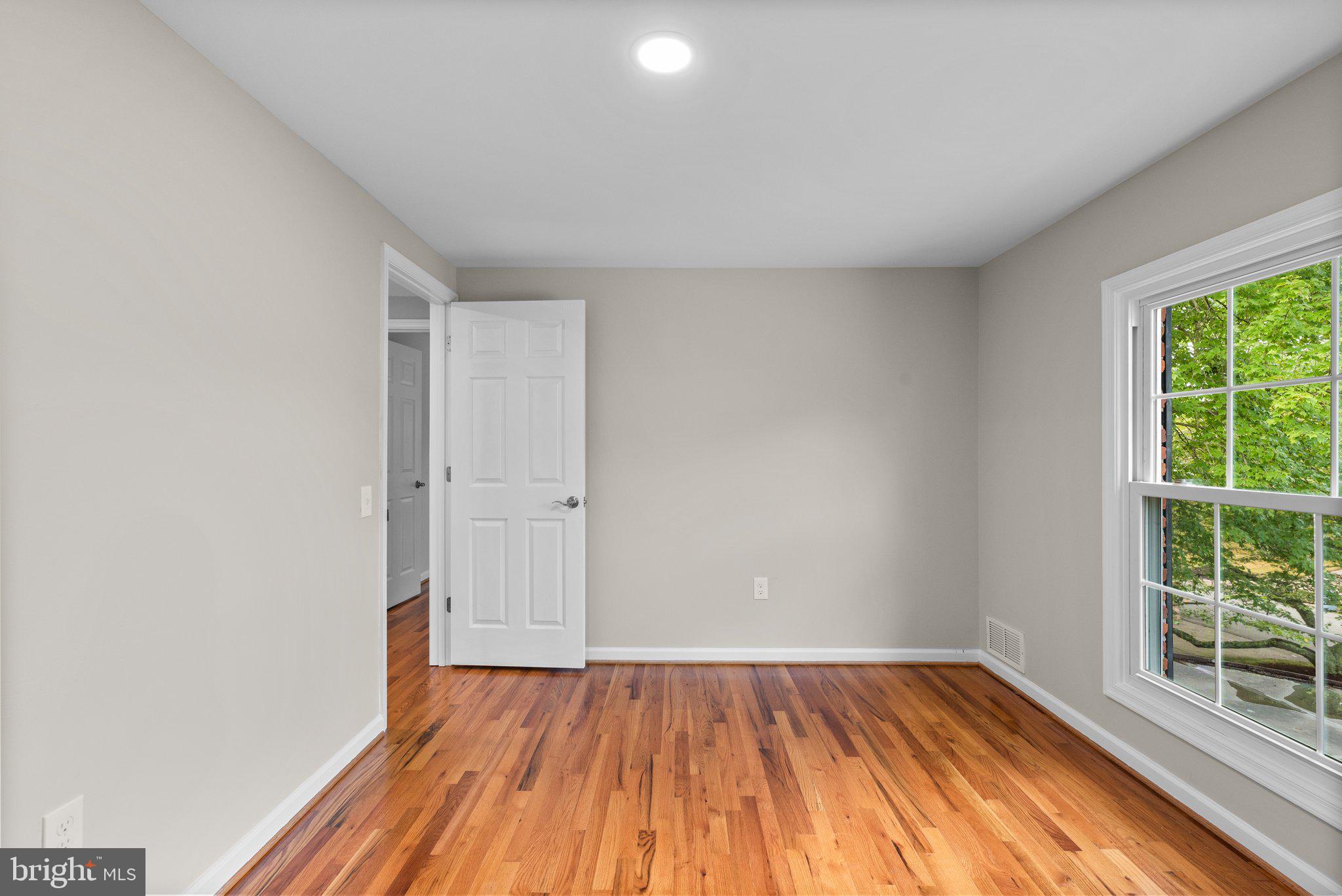 FOX HILLS OF POTOMAC - Residential