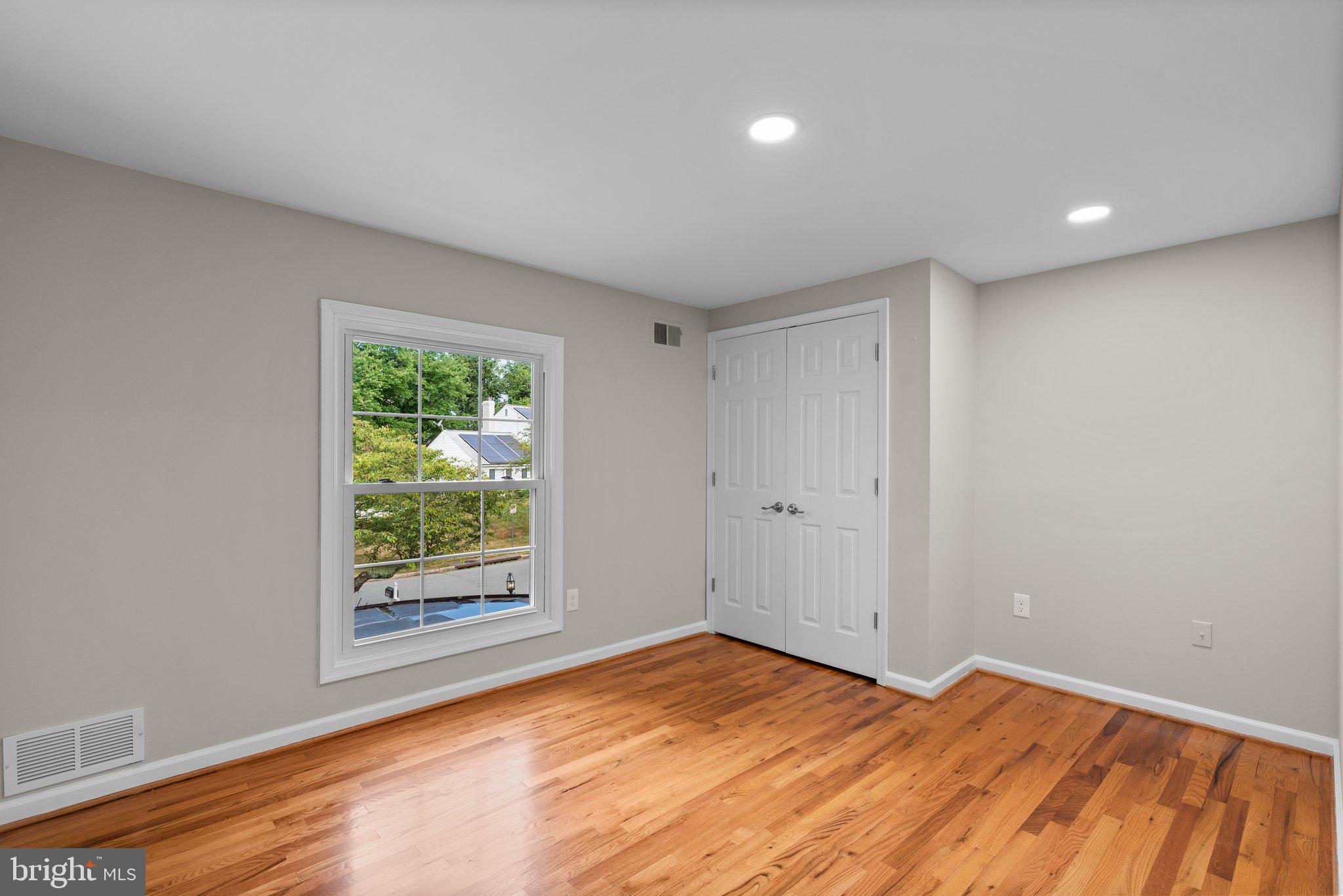 FOX HILLS OF POTOMAC - Residential