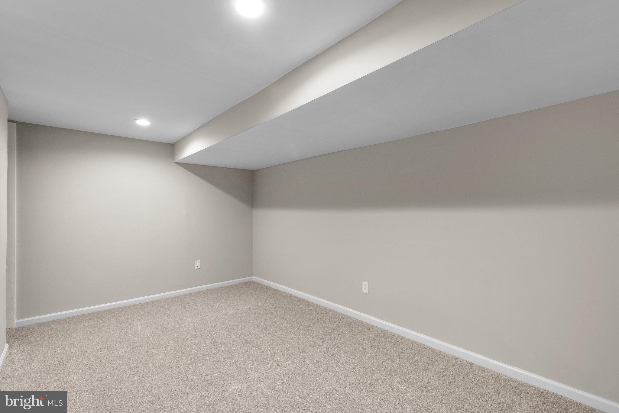 FOX HILLS OF POTOMAC - Residential