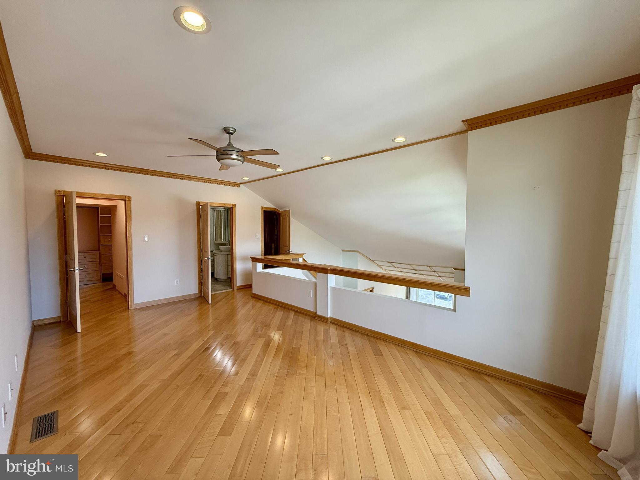 FOUNTAIN POINTE - Residential