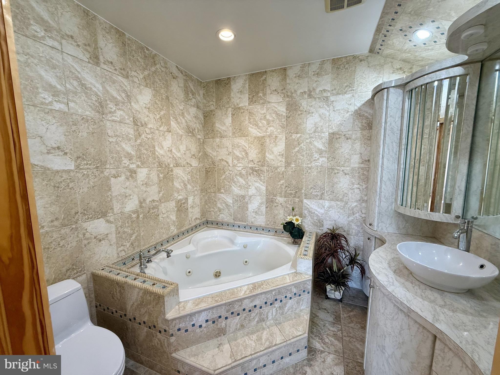 FOUNTAIN POINTE - Residential