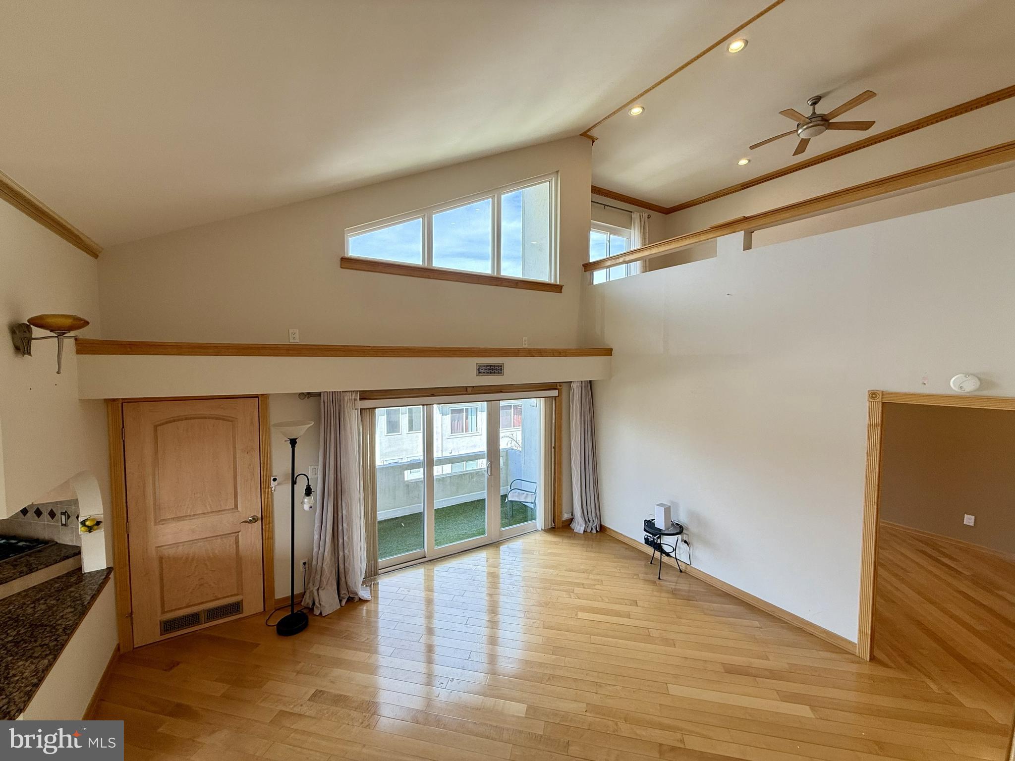 FOUNTAIN POINTE - Residential