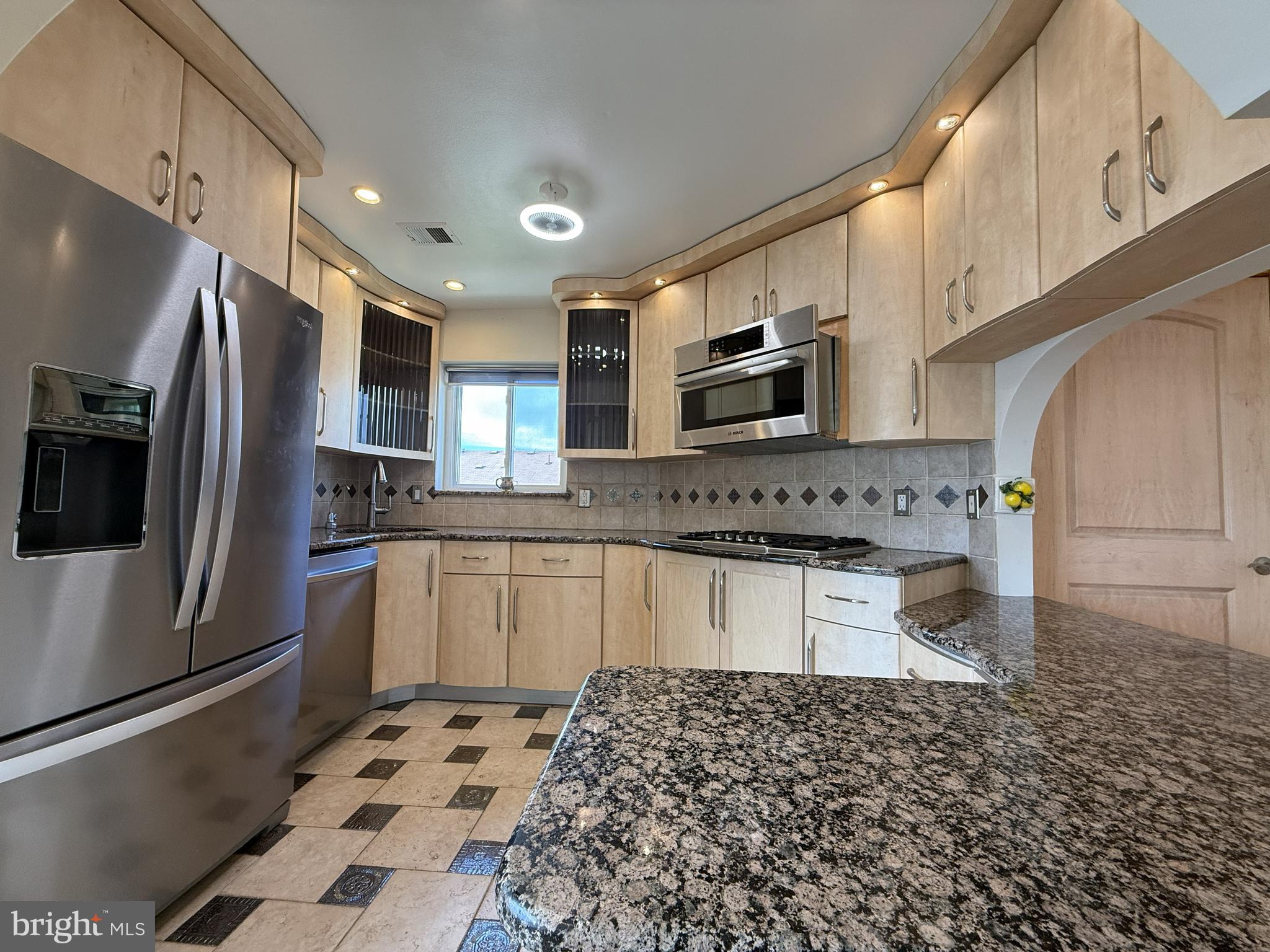 FOUNTAIN POINTE - Residential