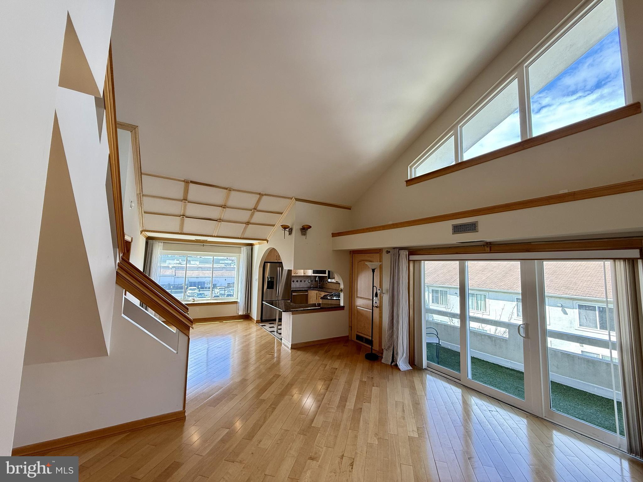 FOUNTAIN POINTE - Residential