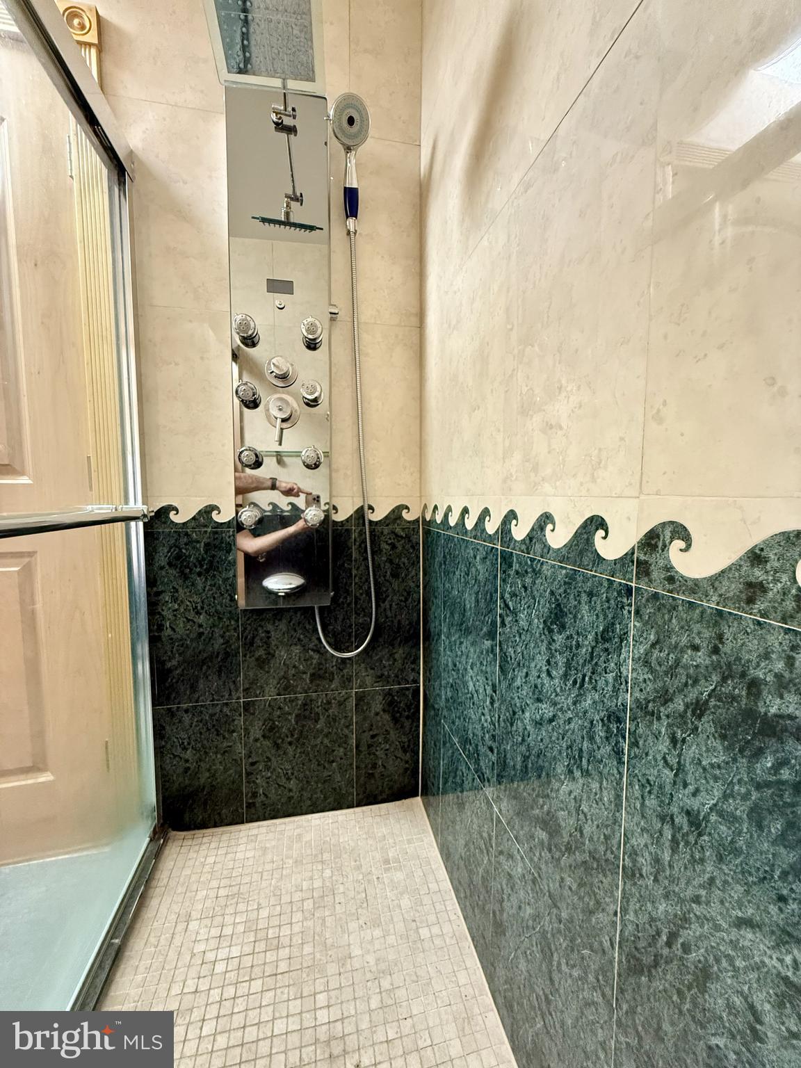 FOUNTAIN POINTE - Residential