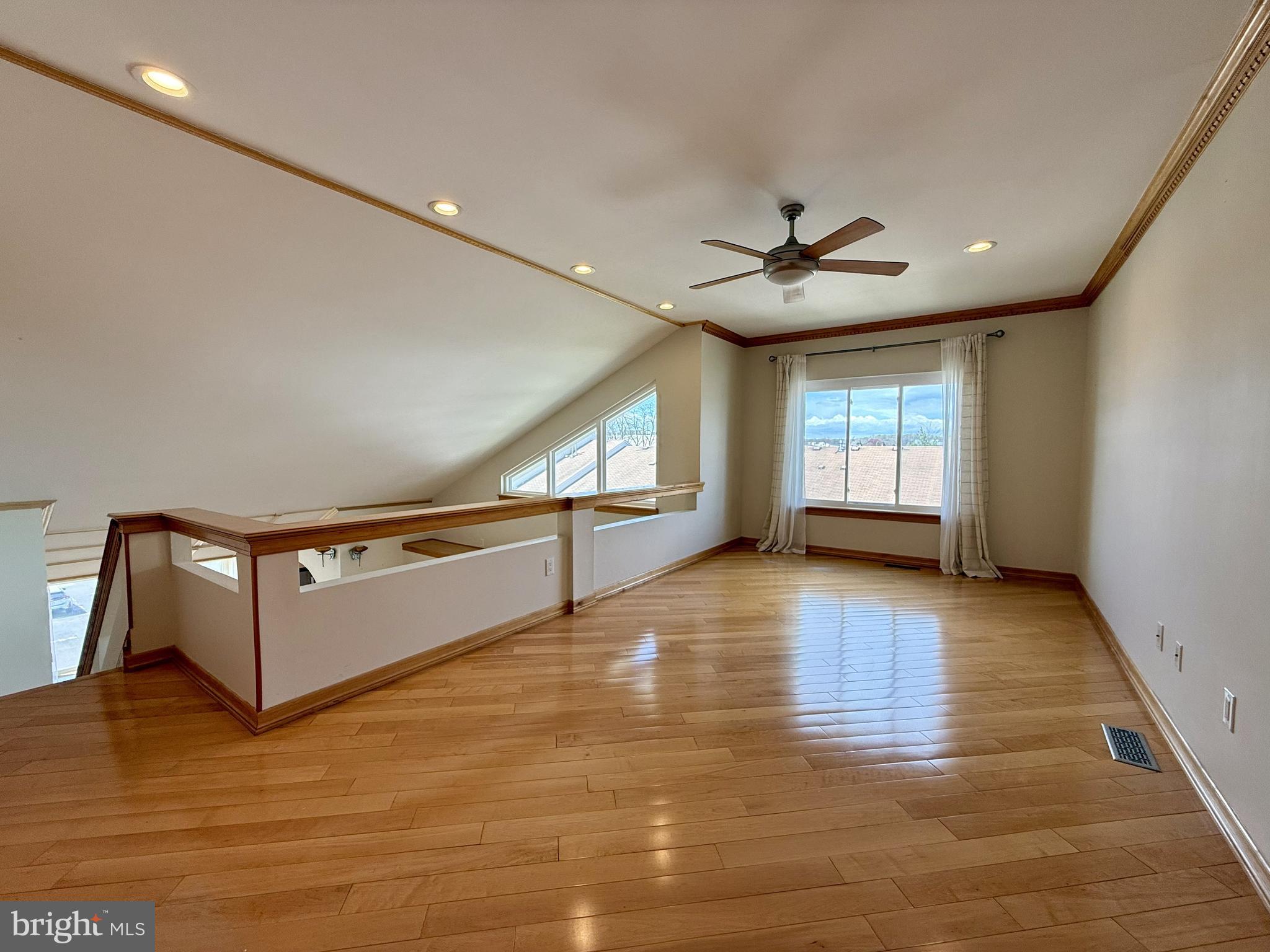 FOUNTAIN POINTE - Residential