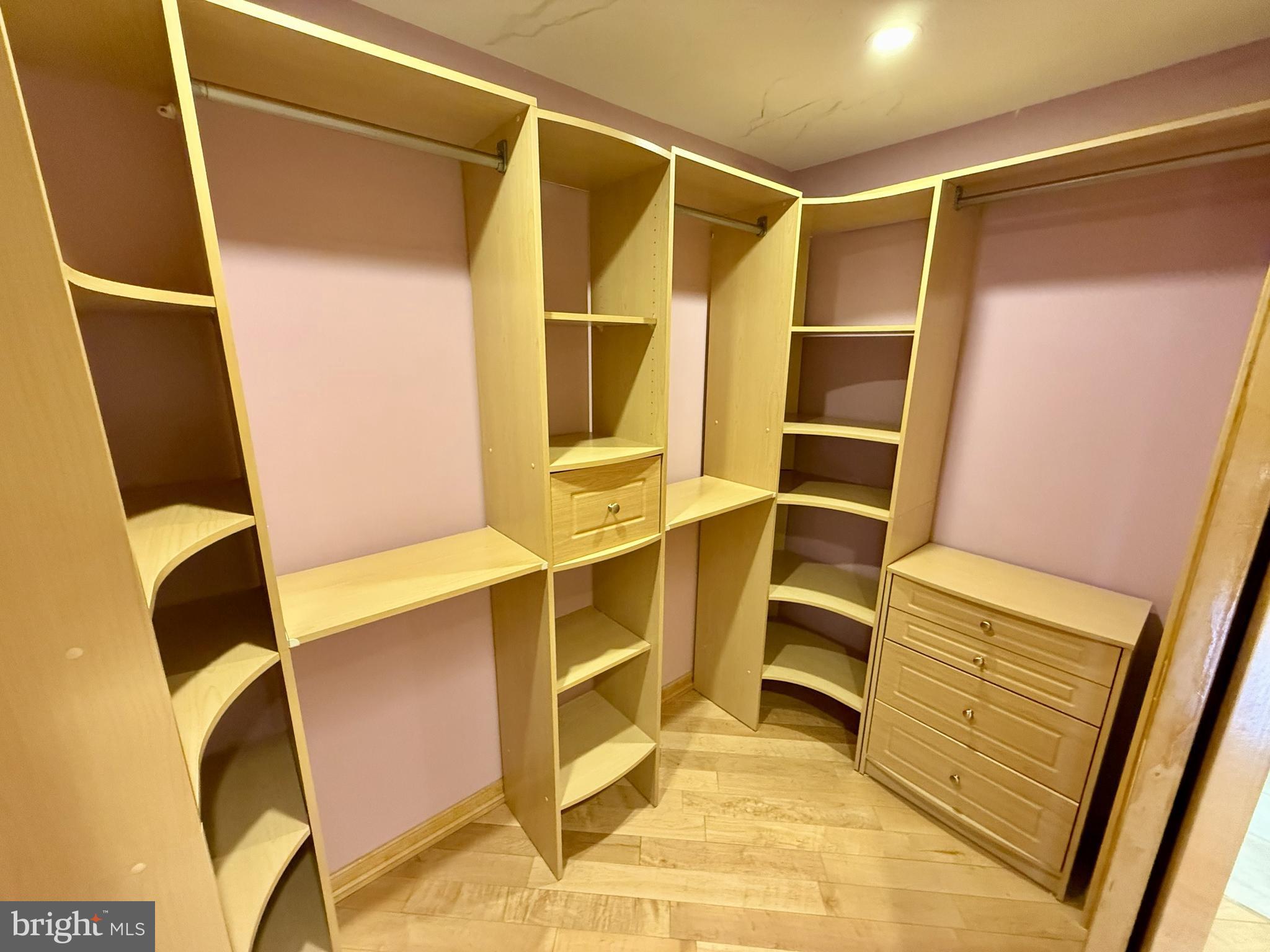 FOUNTAIN POINTE - Residential