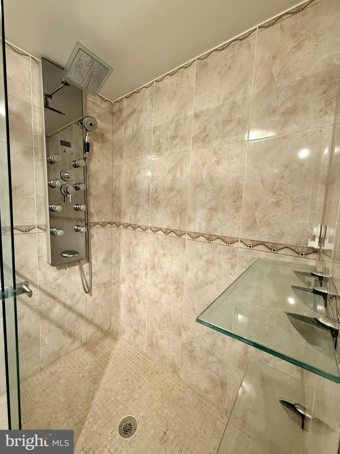 FOUNTAIN POINTE - Residential