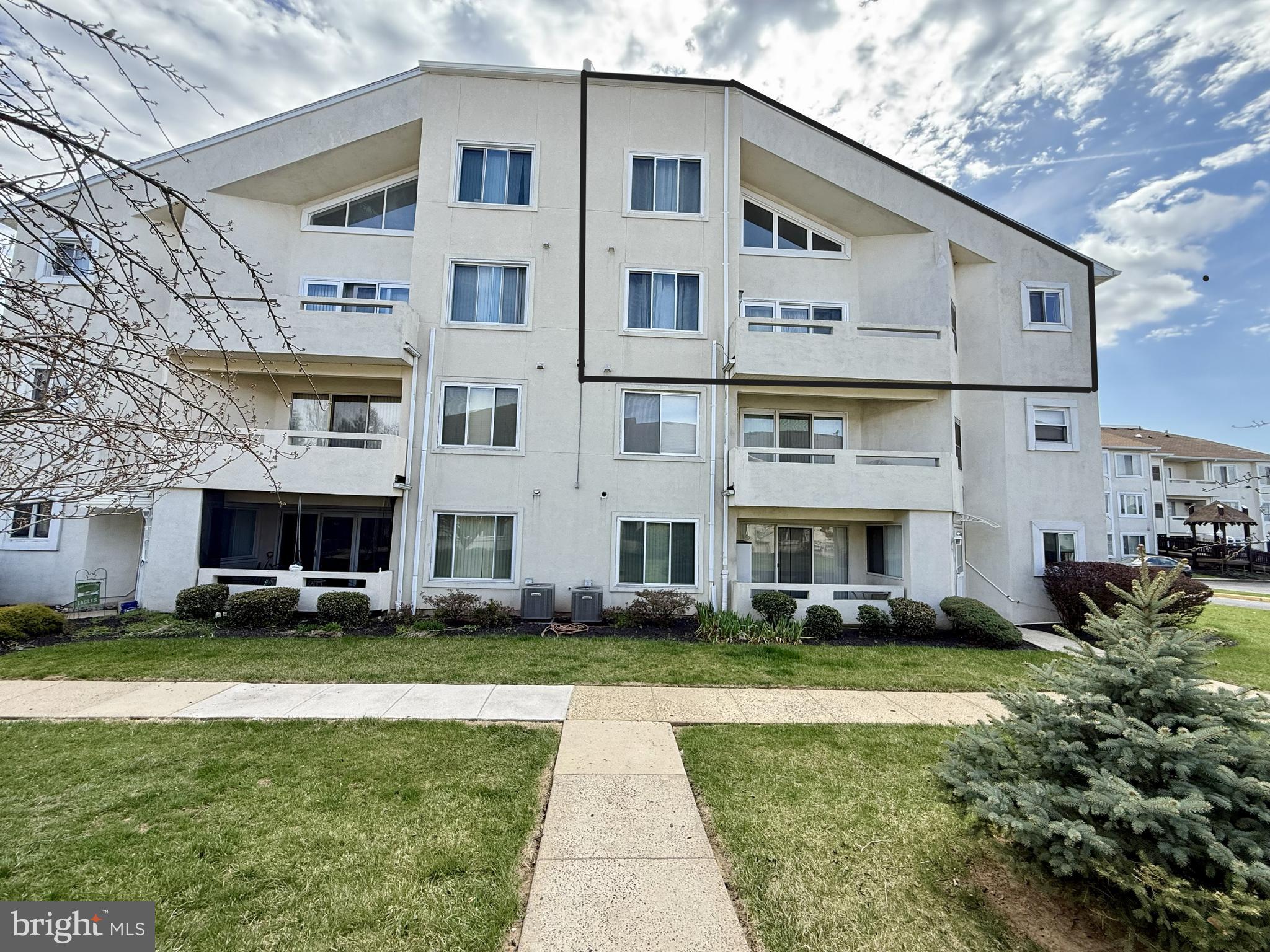 FOUNTAIN POINTE - Residential