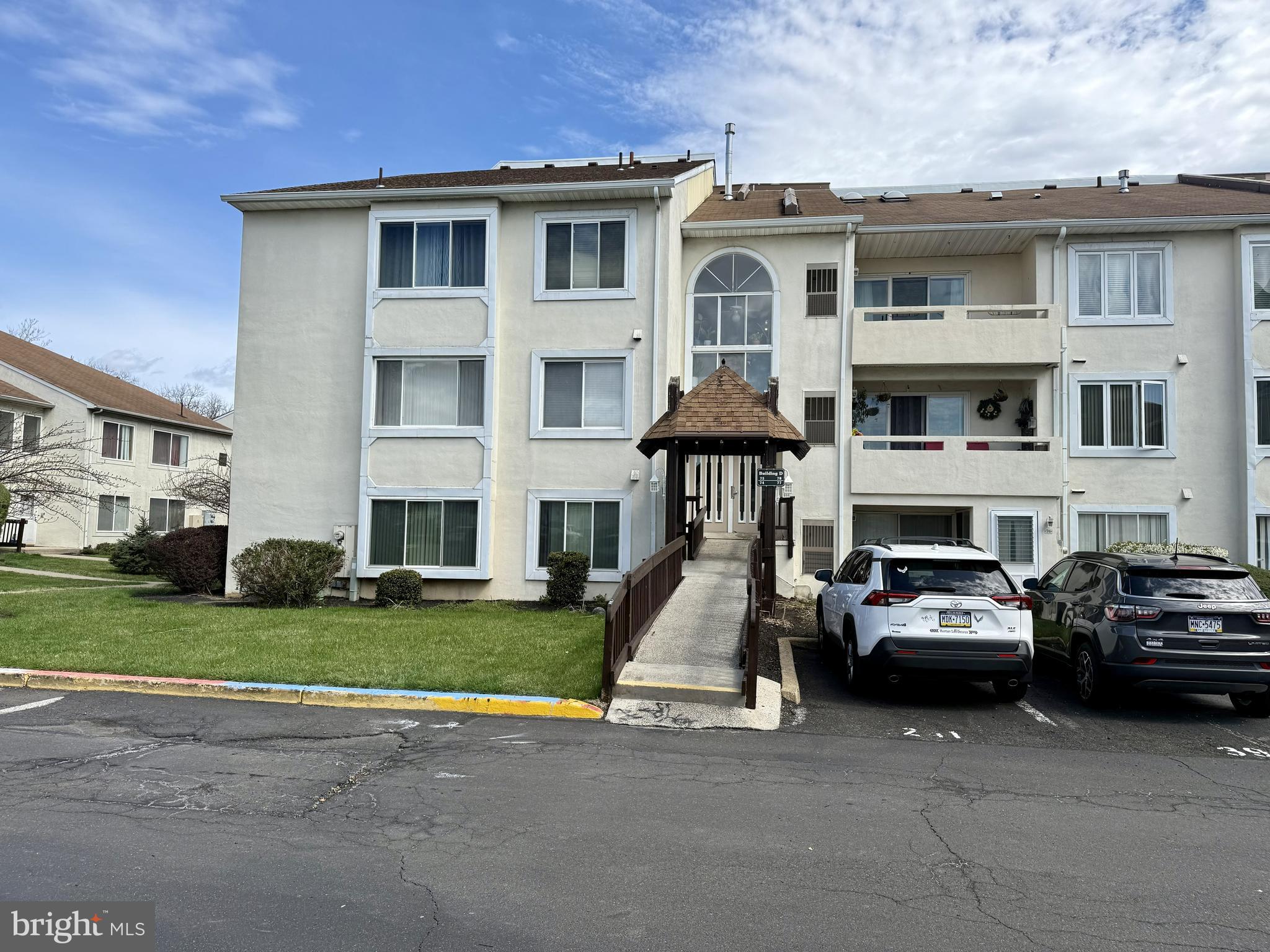 FOUNTAIN POINTE - Residential