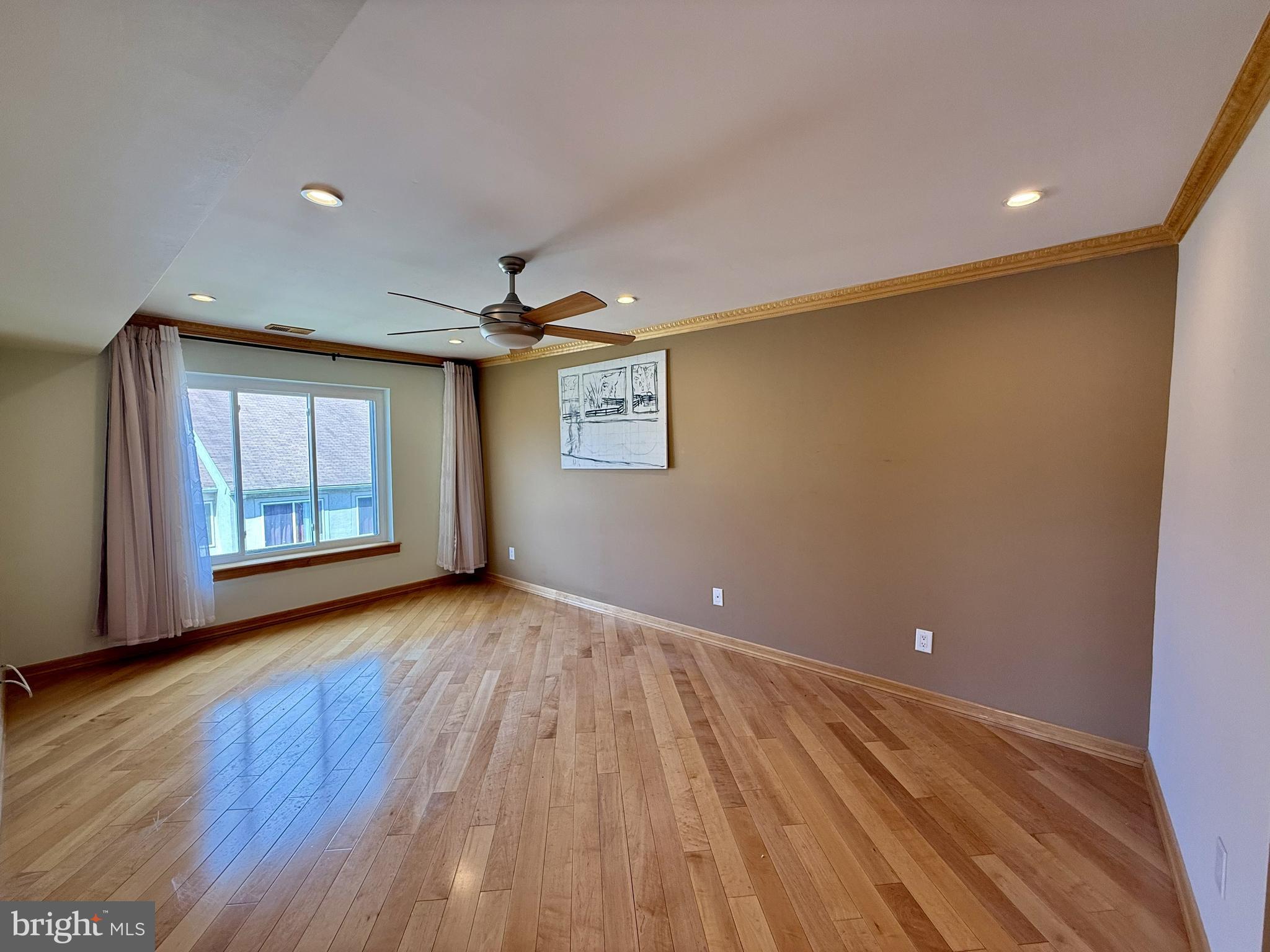 FOUNTAIN POINTE - Residential