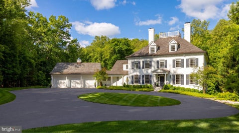 Photo of 8611 Country Club Drive, BETHESDA, MD 20817 (MLS # MDMC2239506)
