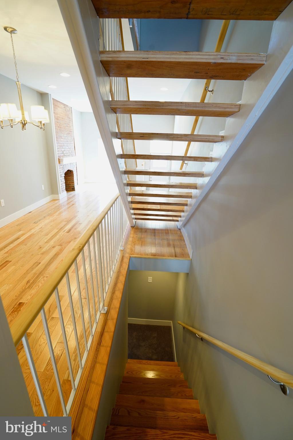 RIVERSIDE - Residential Lease