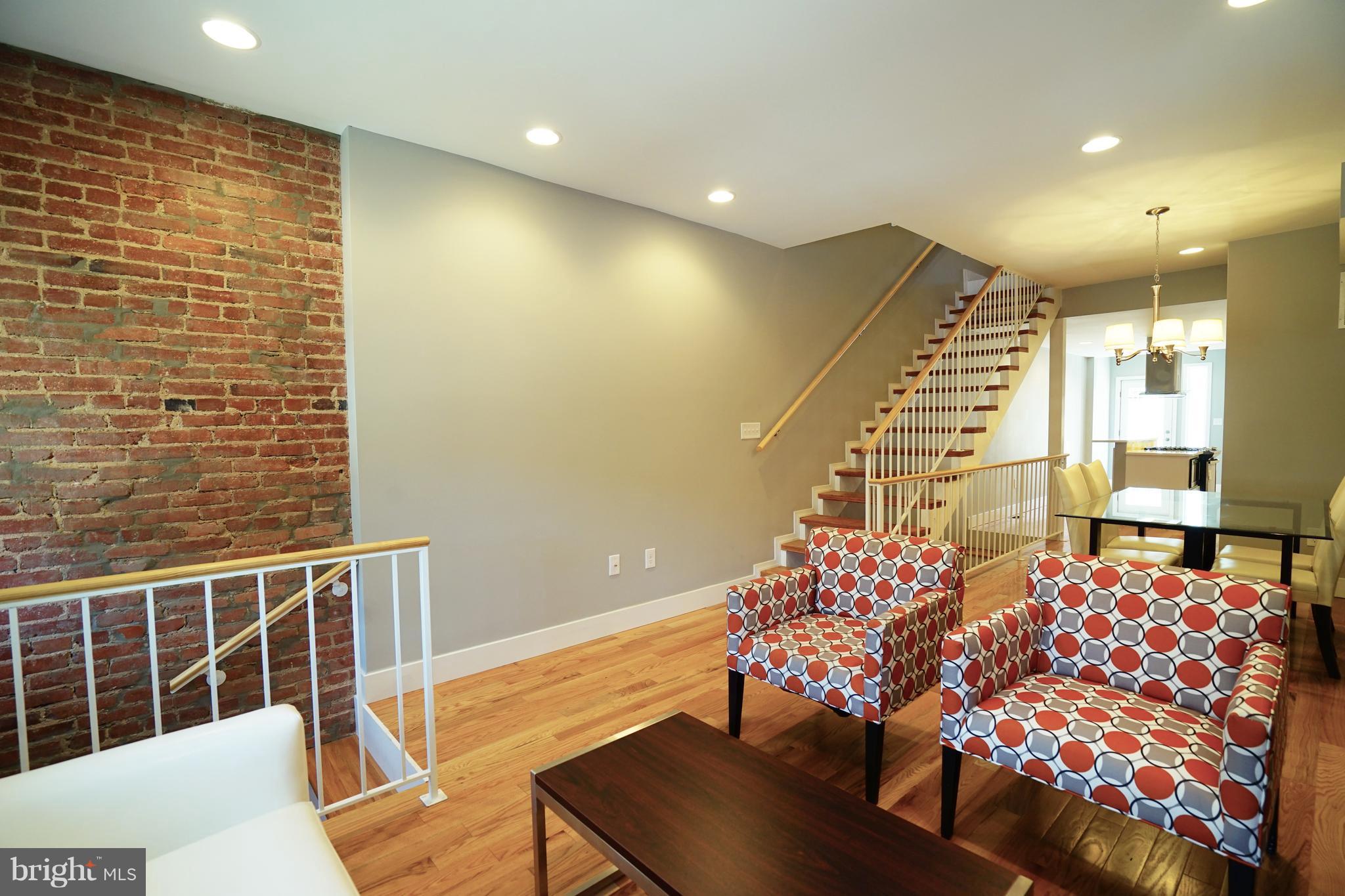 RIVERSIDE - Residential Lease