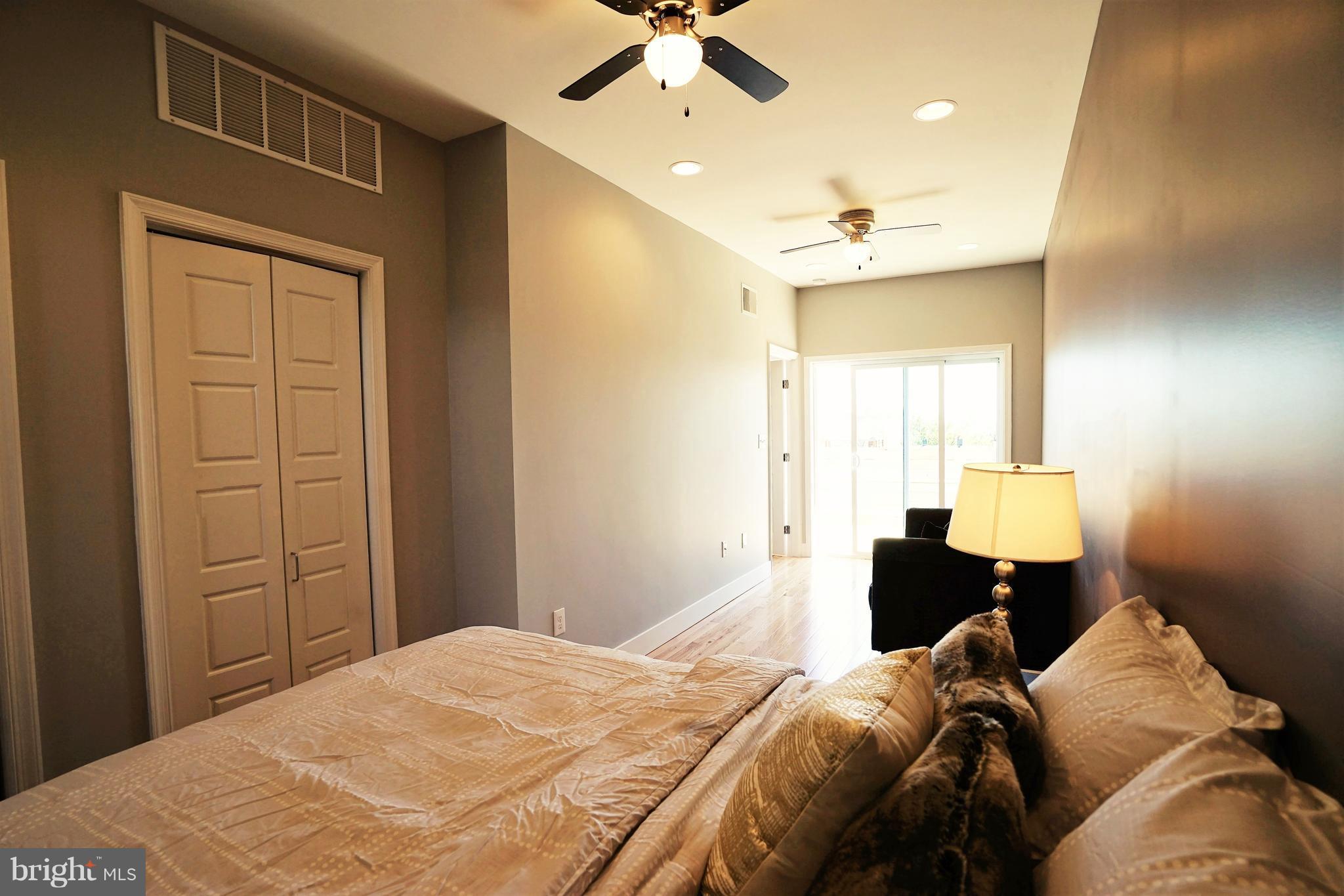 RIVERSIDE - Residential Lease