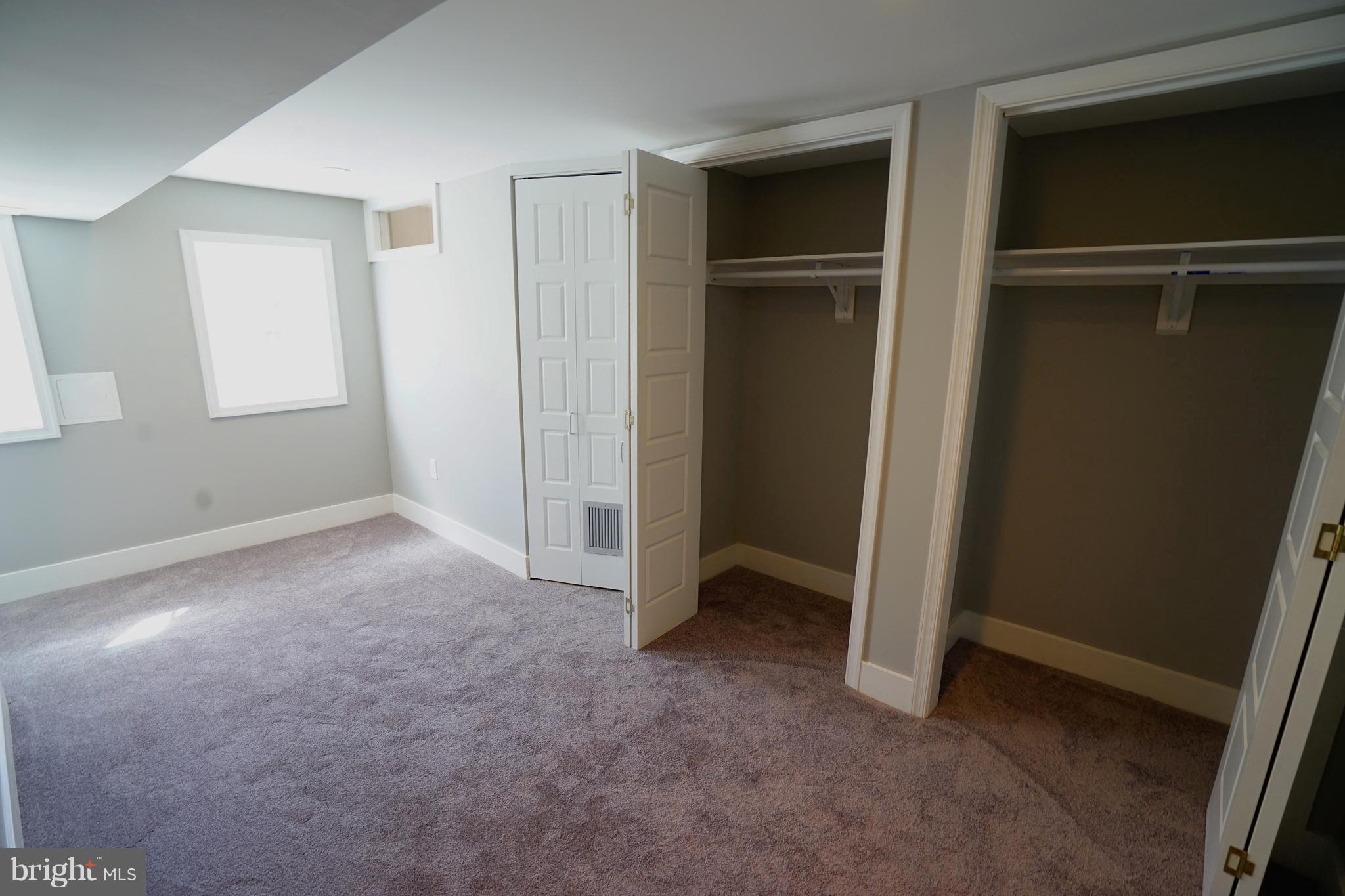 RIVERSIDE - Residential Lease