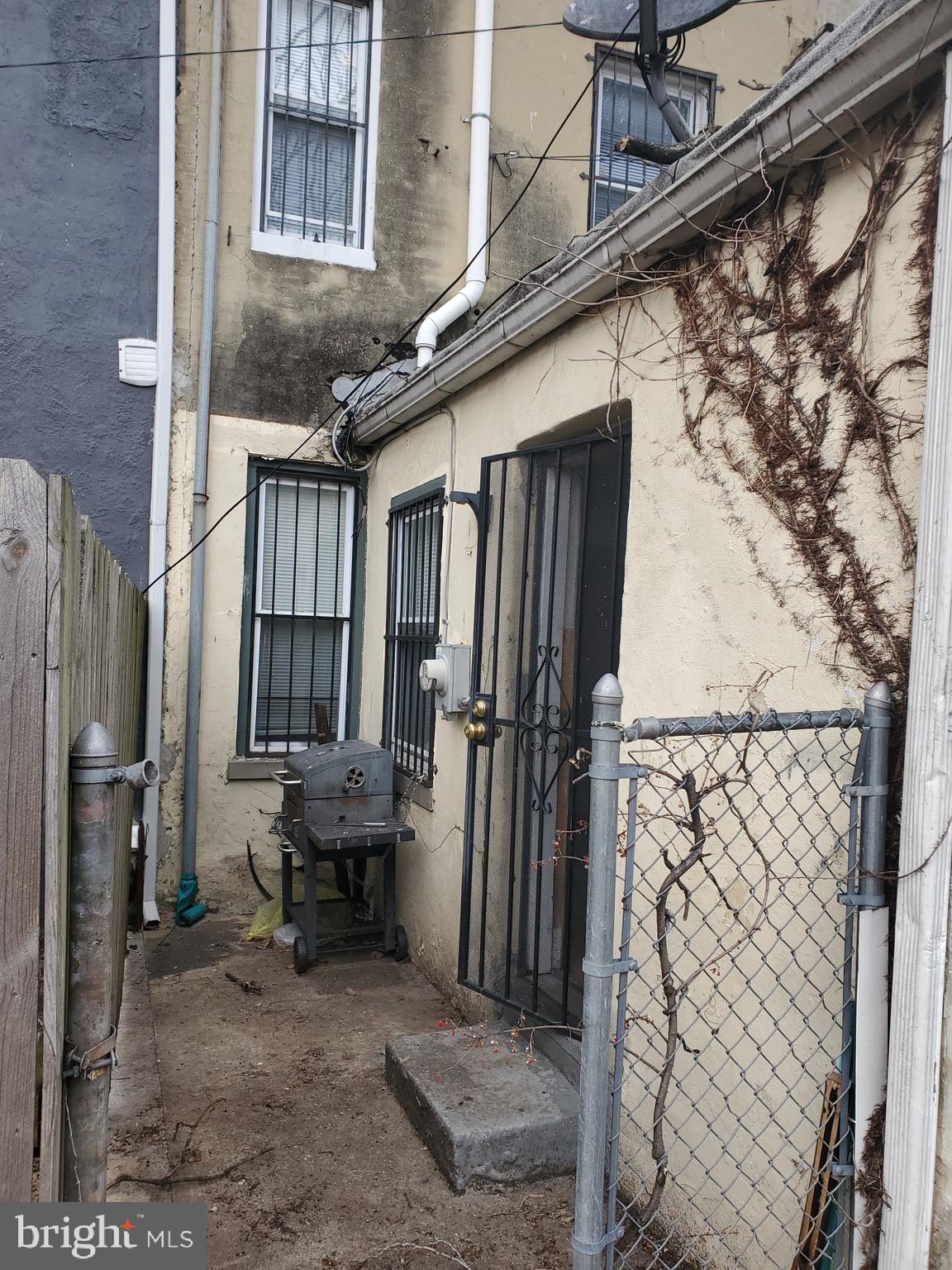 UPTON - Residential Lease