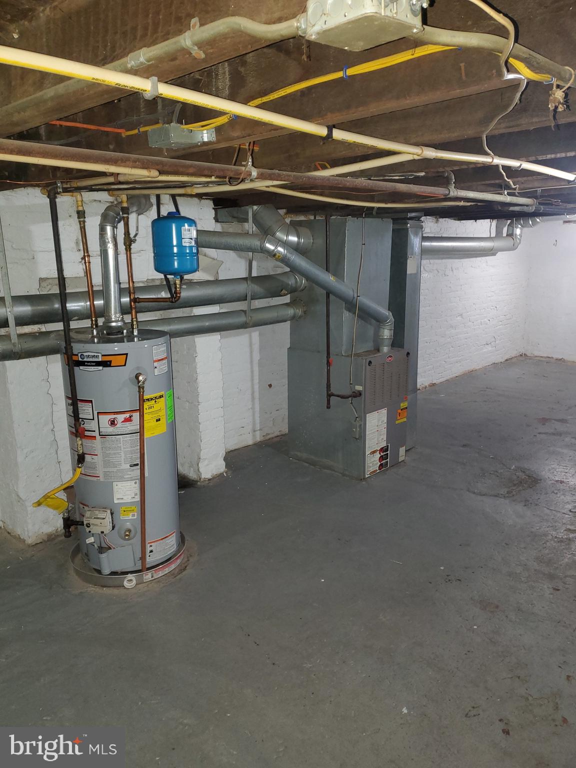 UPTON - Residential Lease