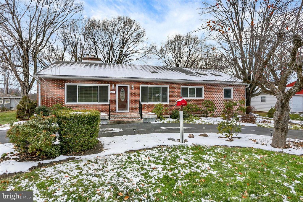 Photo of 271 Spanglers Mill Road, NEW CUMBERLAND, PA 17070 (MLS # PAYK2094626)