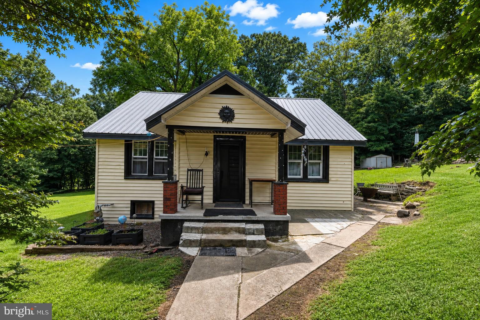 16 VIRGINIA AVENUE