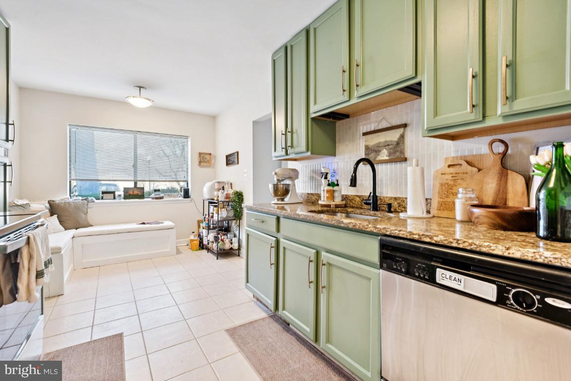 NORTH GREEN CONDOMINIUMS - Residential