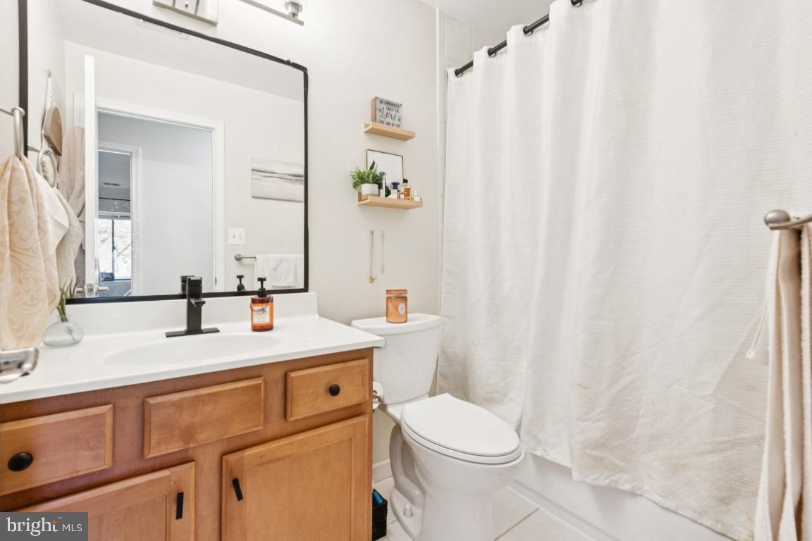 NORTH GREEN CONDOMINIUMS - Residential