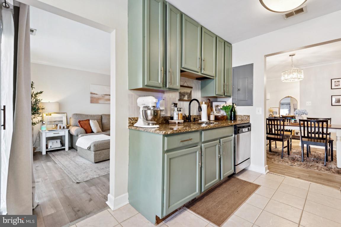 NORTH GREEN CONDOMINIUMS - Residential