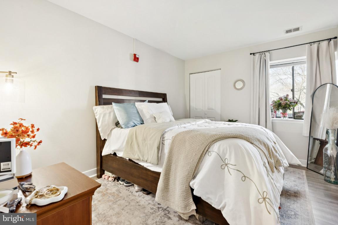 NORTH GREEN CONDOMINIUMS - Residential