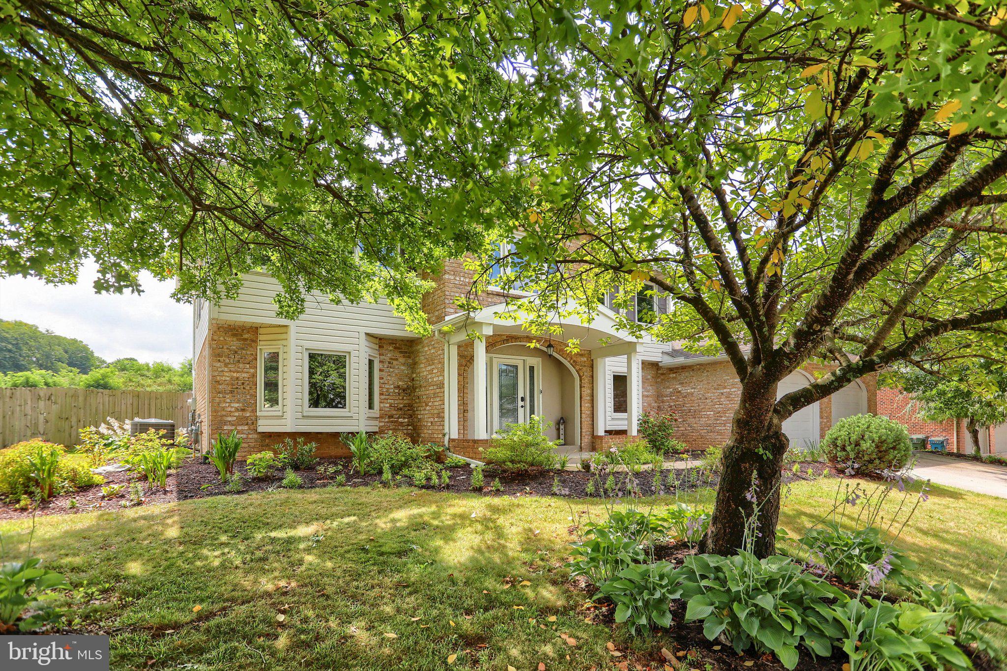 341 E MEADOW DRIVE