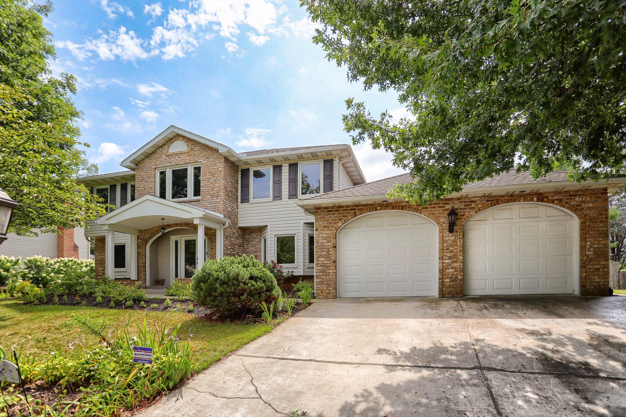 341 E MEADOW DRIVE
