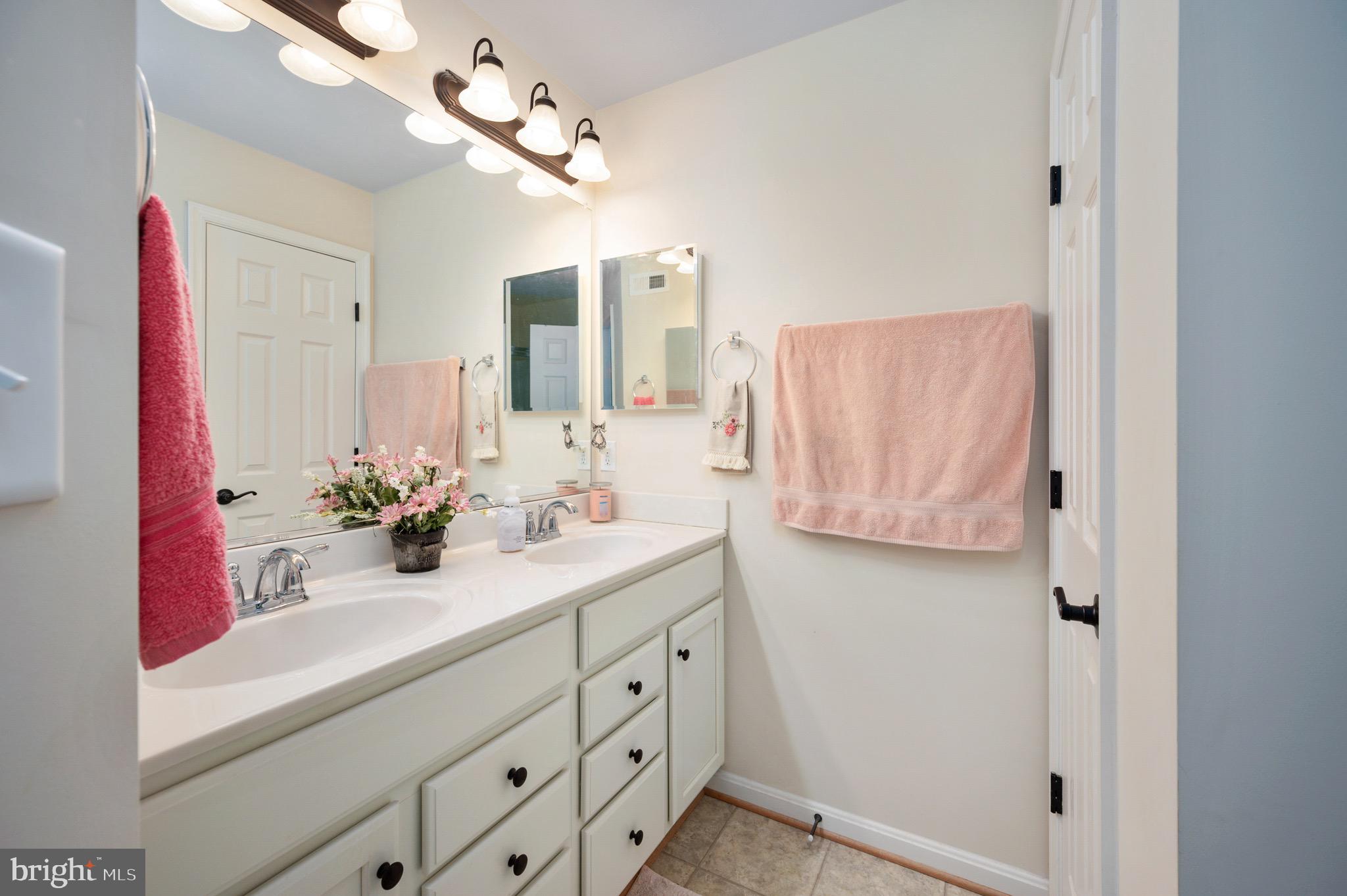 LAKESIDE - Residential