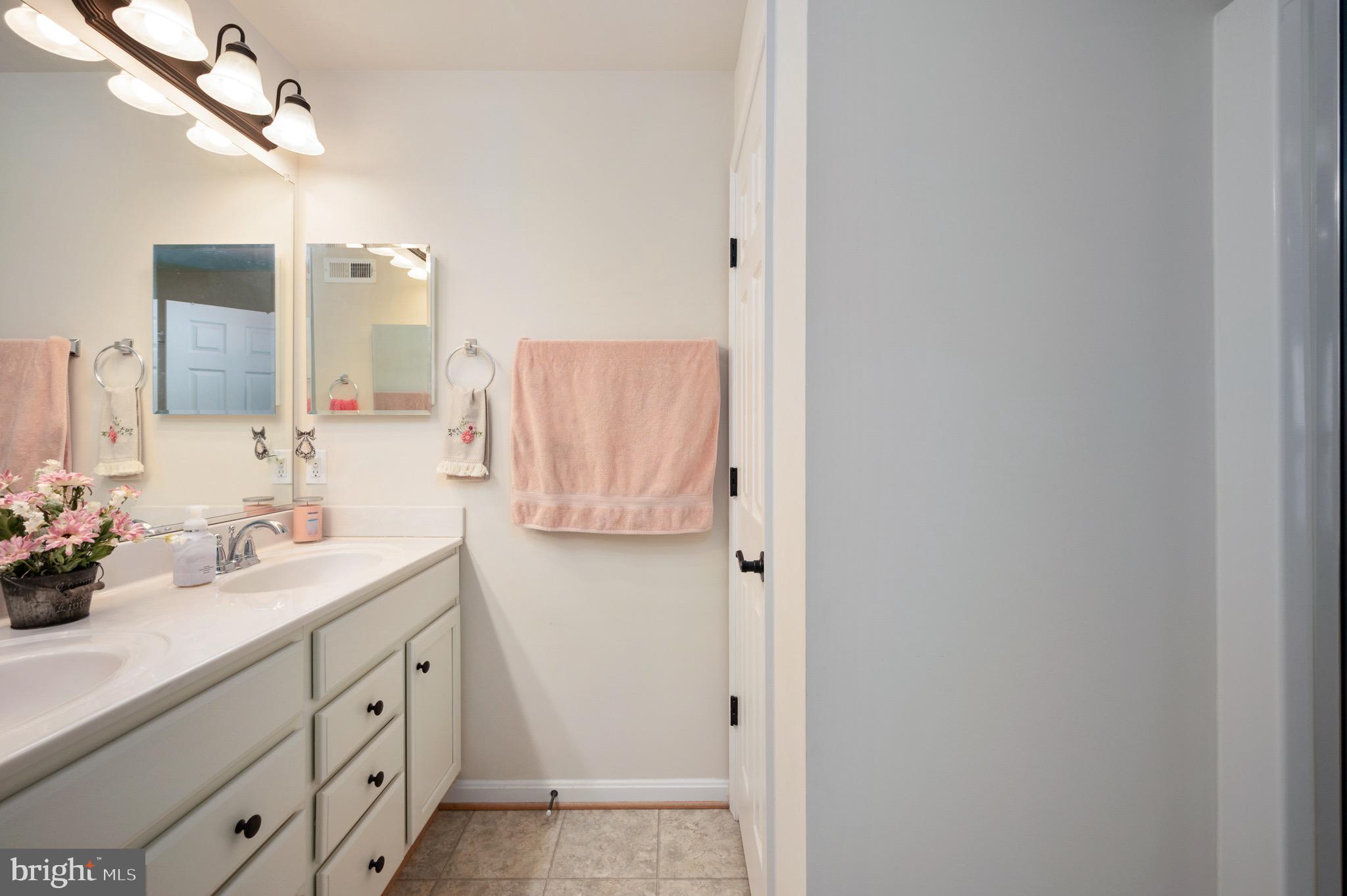 LAKESIDE - Residential