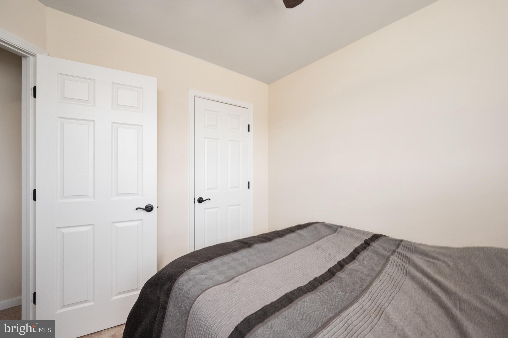 LAKESIDE - Residential