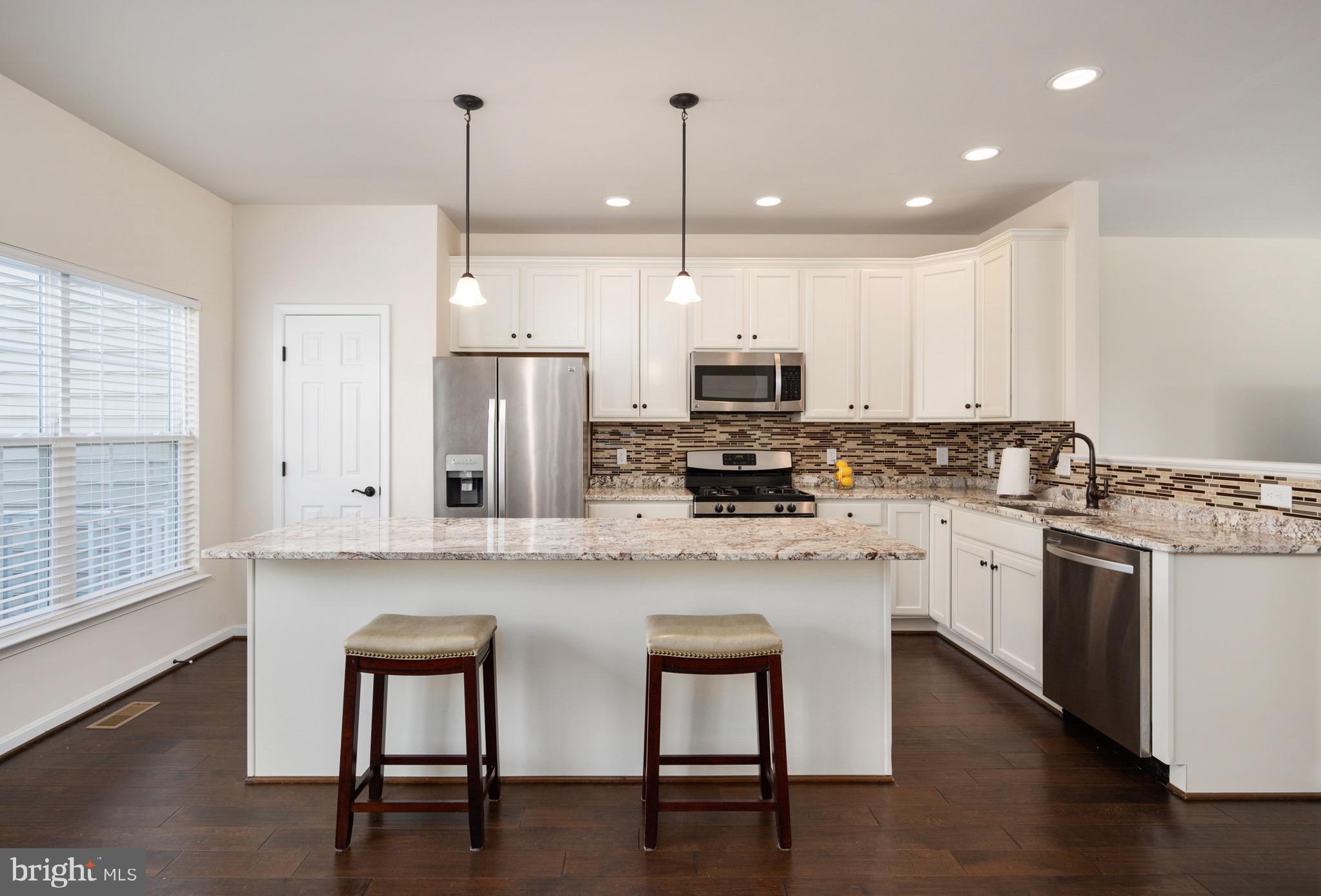 LAKESIDE - Residential