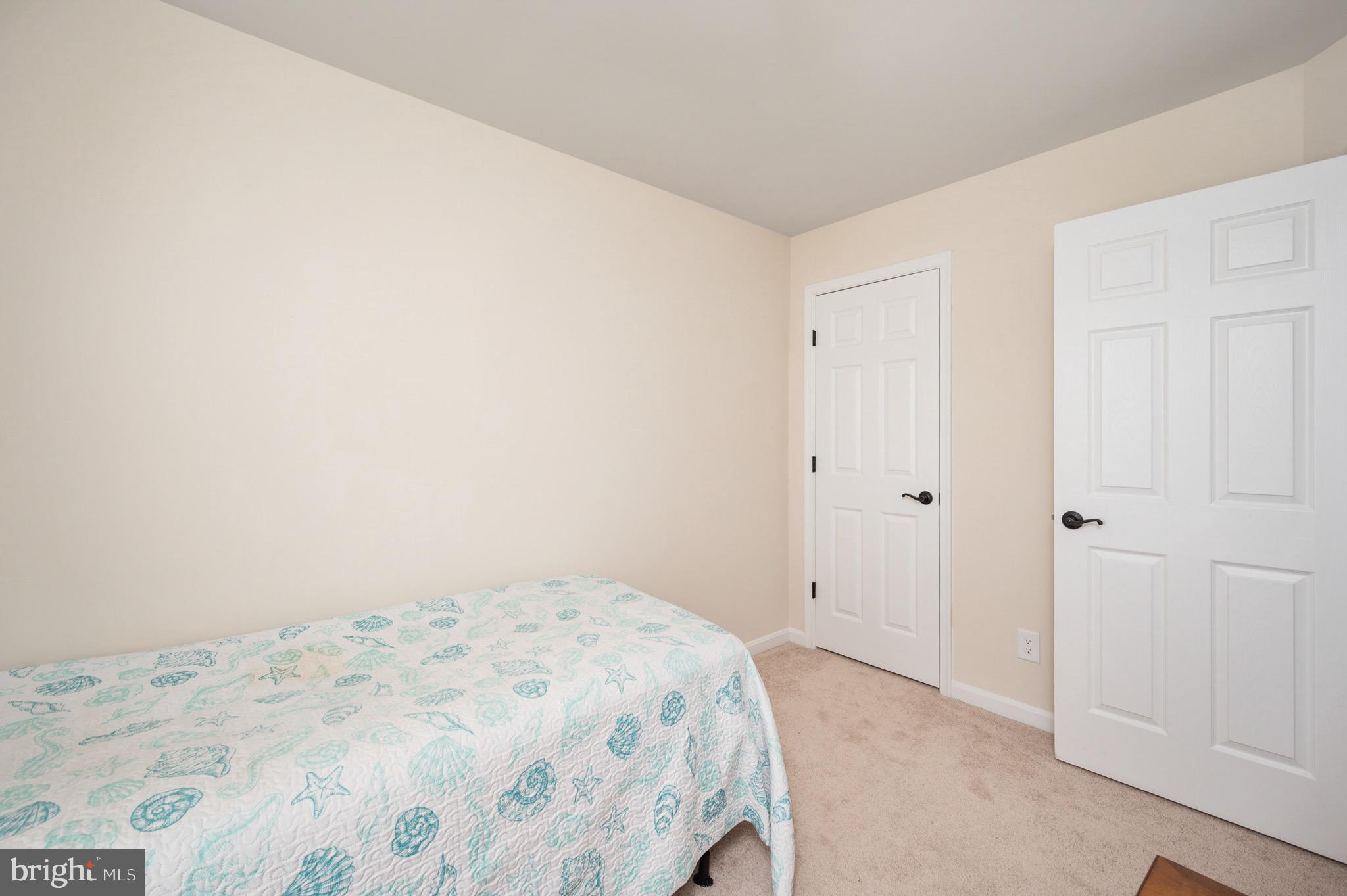 LAKESIDE - Residential