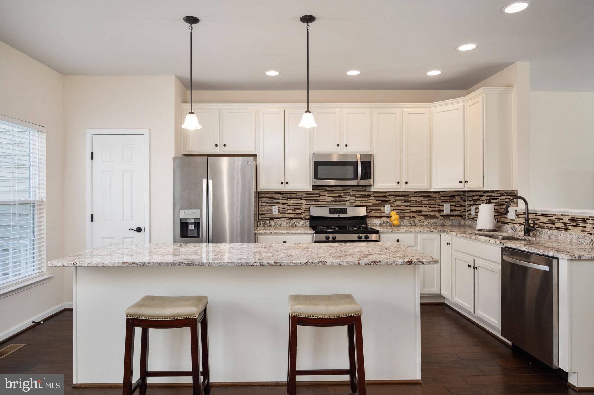 LAKESIDE - Residential