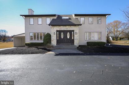 220 W Landing Rd, Blackwood, NJ 08012