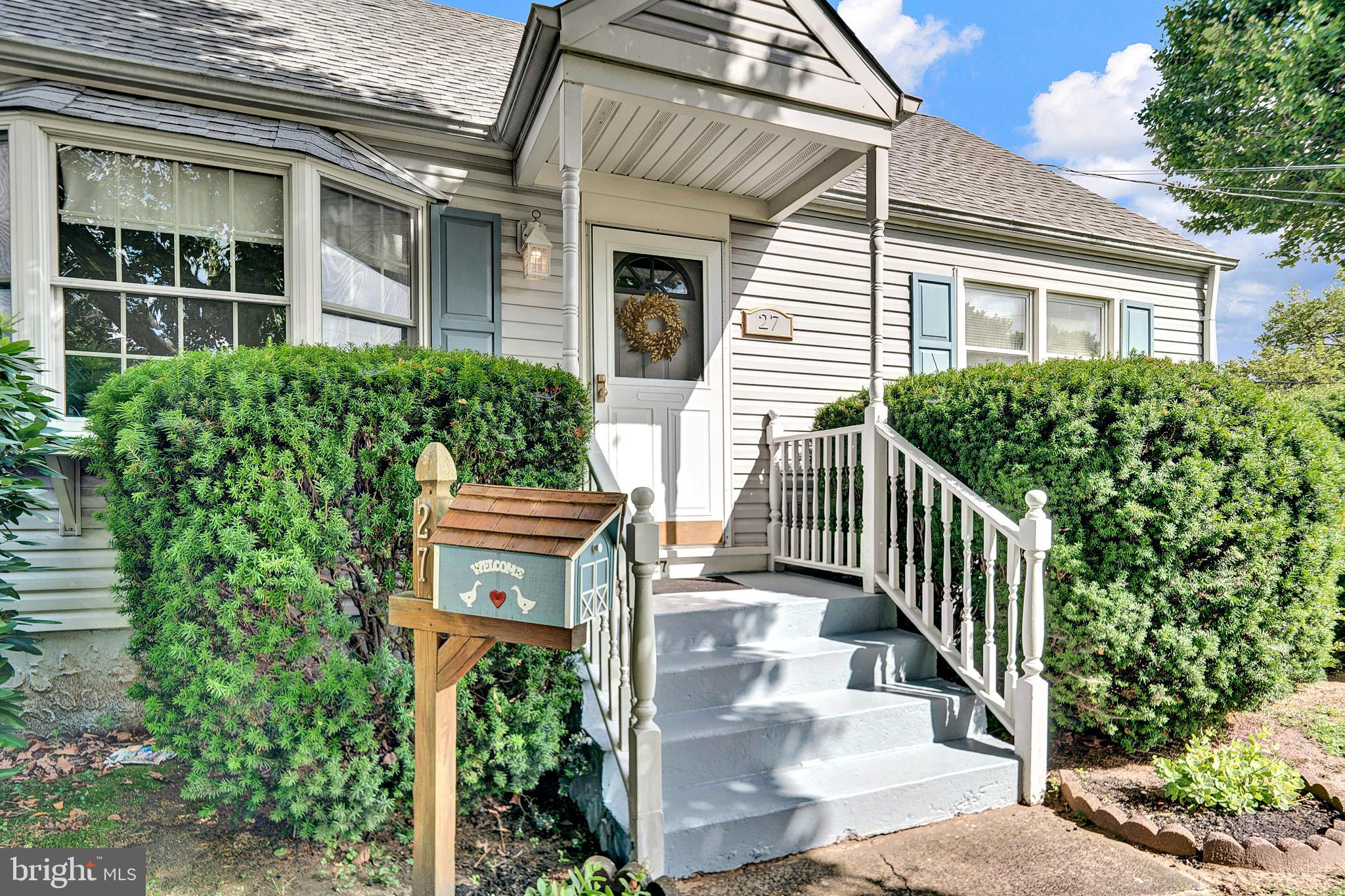 27 OLDEN TERRACE