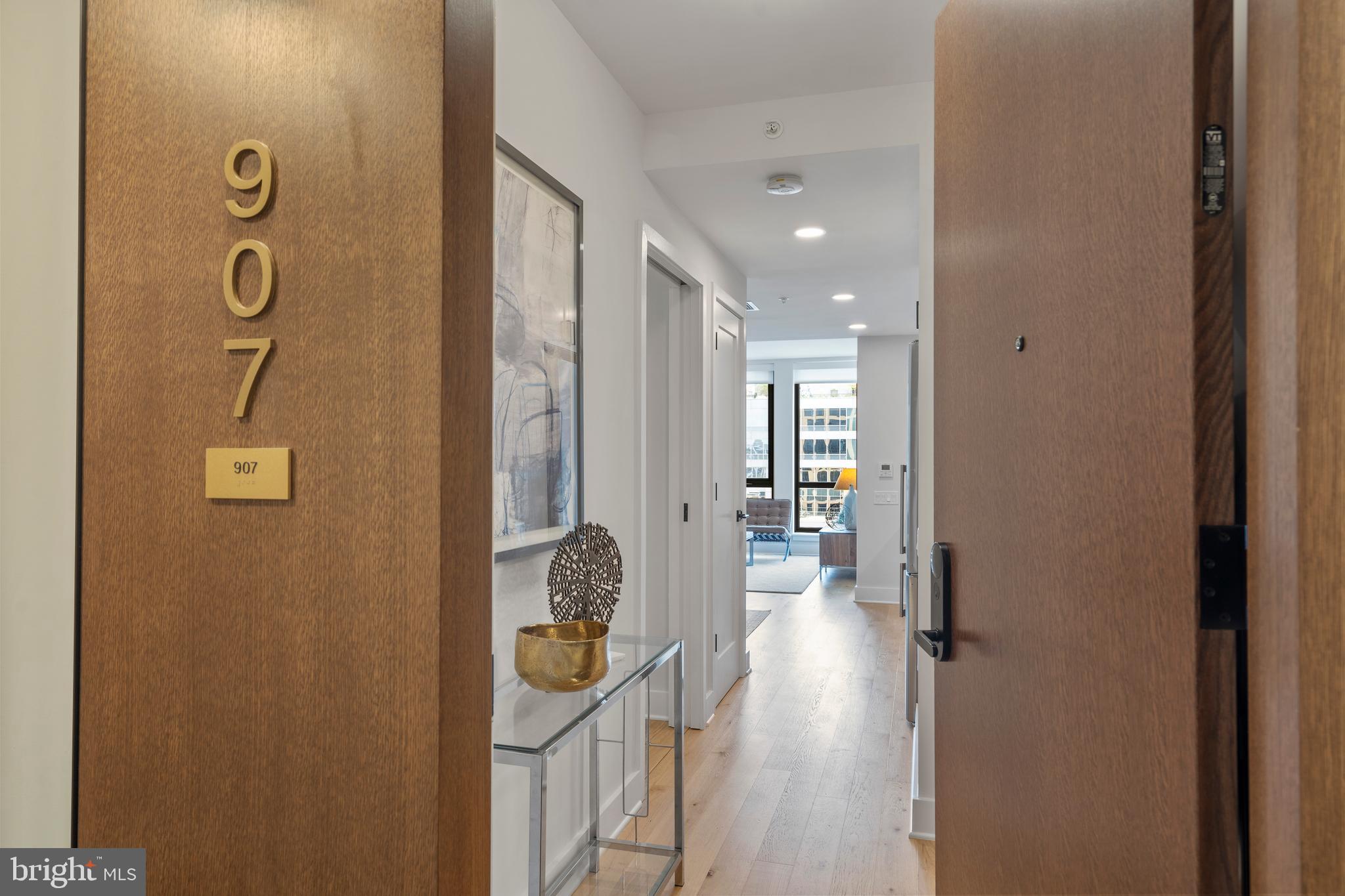 1211 VAN STREET SE 907